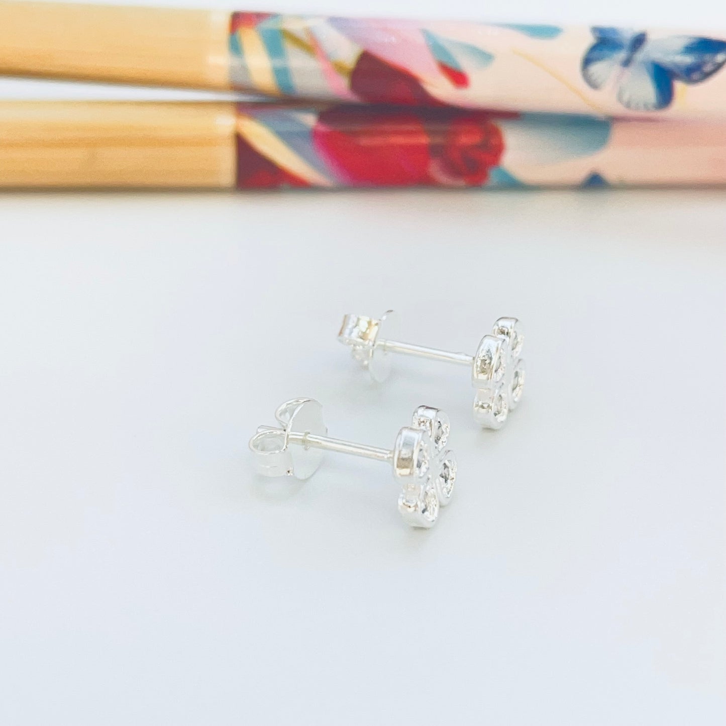 XP556 Aro Trébol Small con Circones 8 x 8 mm Espesor 1.2 mm Aro Baño Plata