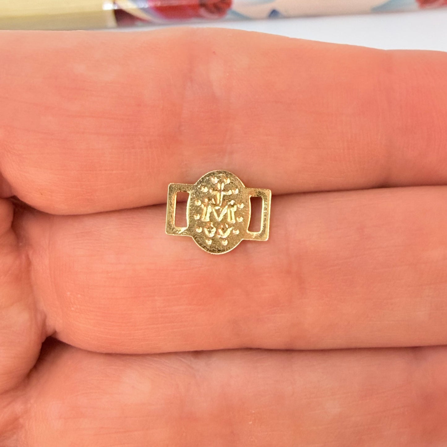 Joyas por Mayor Joyas Bañadas en Oro por Mayor Insumos para Joyas FO1251 Eslabón para pulsera Virgen de los Milagros doble faz 10 x 6.5 mm más corchetes 5 x 2.5 mm Espesor 1 mm Figura Baño Oro