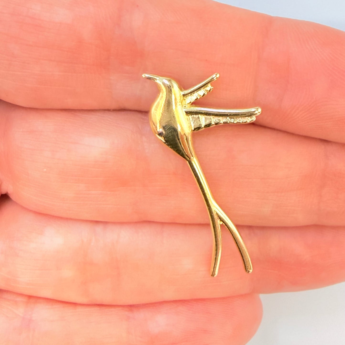 Joyas por Mayor Joyas Bañadas en Oro por Mayor Insumos para Joyas FO1268 Prendedor Pajarito 33 x 16 mm Espesor 2.1 mm Figura Baño Oro