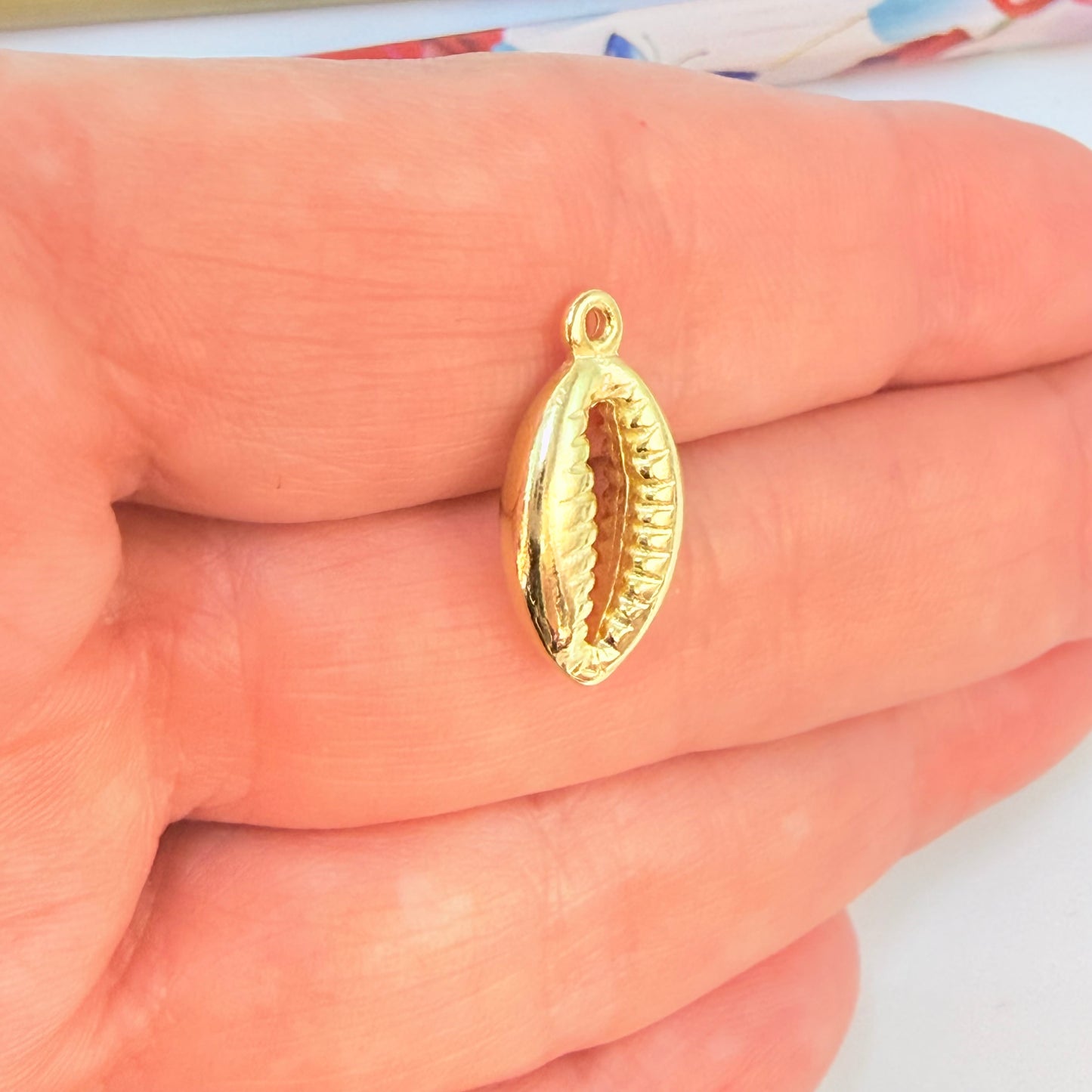 Joyas por Mayor Joyas Bañadas en Oro por Mayor Insumos para Joyas FO1270 Colgante Caracol Marino 14 x 9 mm más argollita Espesor 3.5 mm Figura Baño Oro