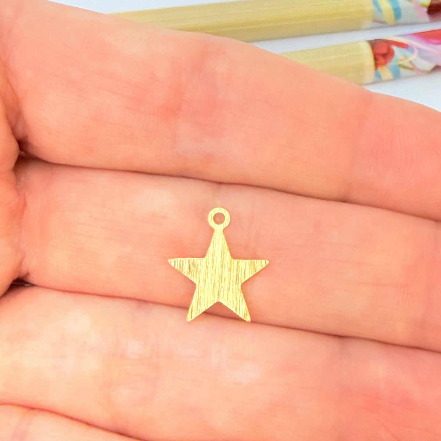 Joyas por Mayor Joyas Bañadas en Oro por Mayor Insumos para Joyas FO1279 Colgante Estrella Lijada 12 mm más argollita Espesor 0.6 mm Figura Baño Oro