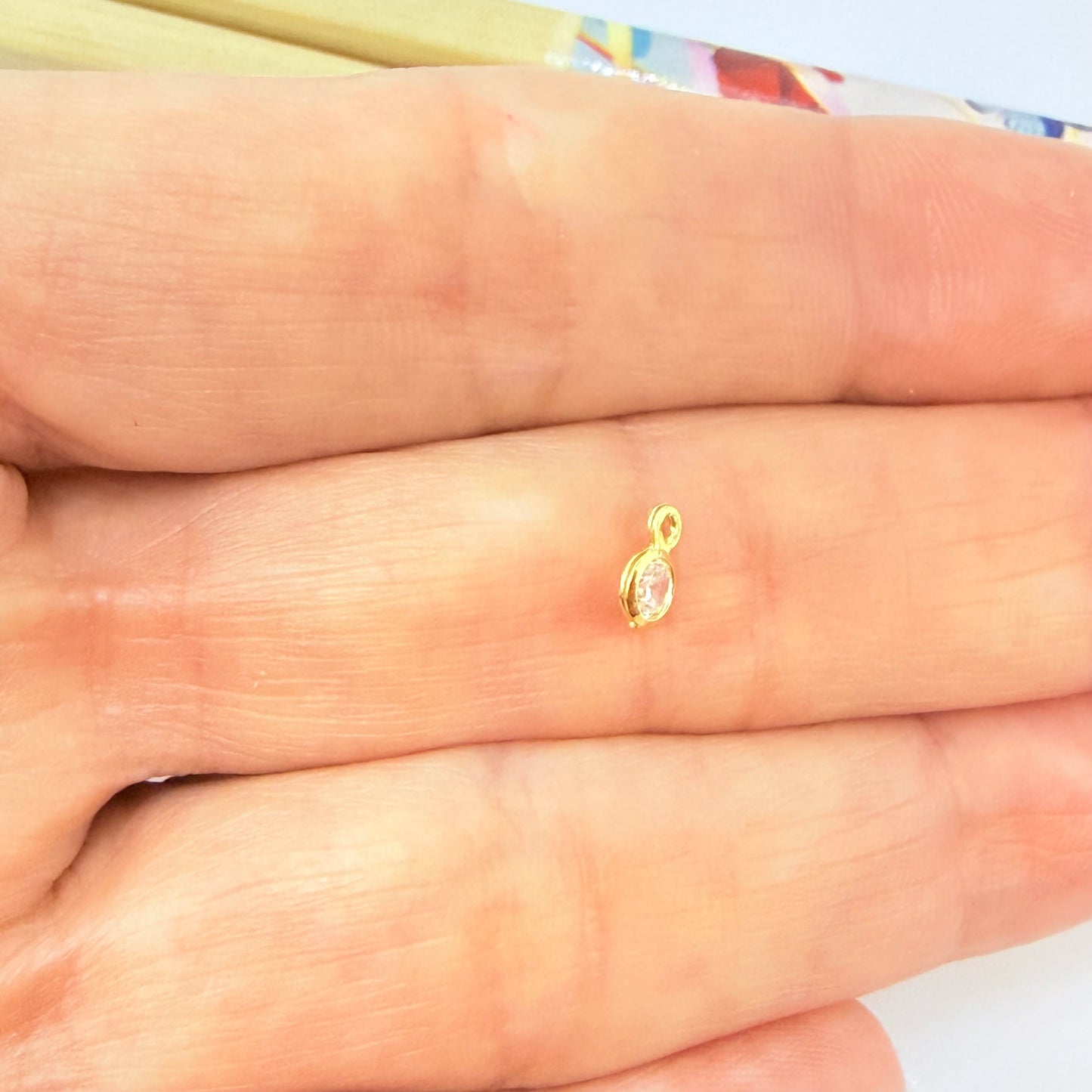 FO385 Punto Luz c Argolla plana 4 mm Figura Baño Oro Figuras Bañadas en Oro y Plata hecho de Bronce Bañado en Oro 18K Joyas Bañadas en Oro