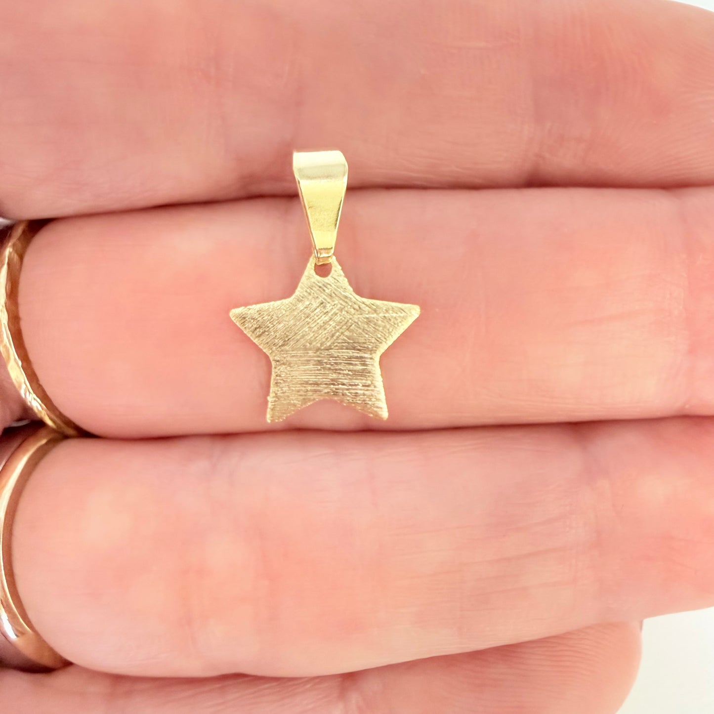 FO942 Colgante Estrella Lijada 13x13 mm más balier Figura Baño Oro Figuras Bañadas hecho de Bronce Bañado en Oro 18K Joyas Bañadas en Oro