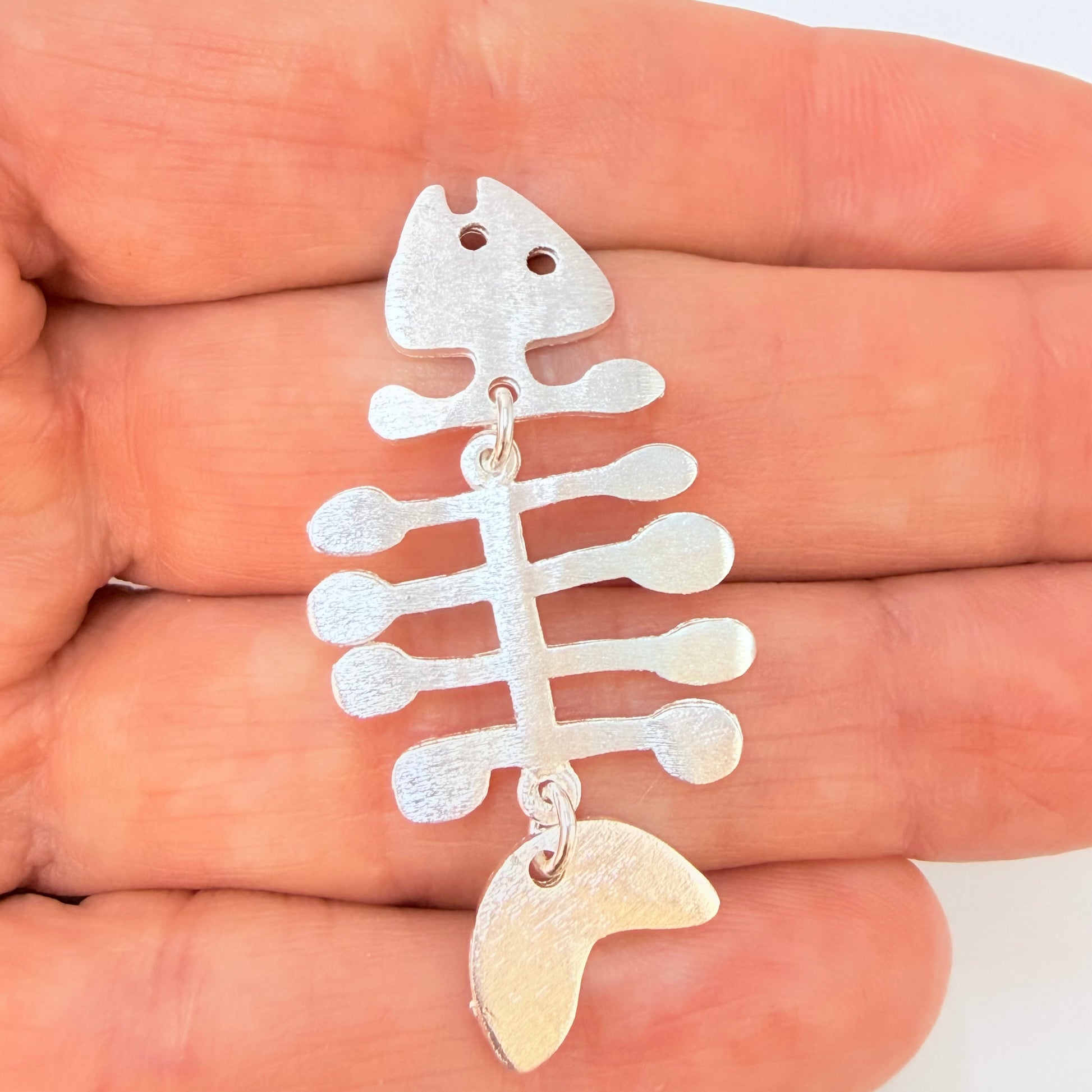 Joyas por Mayor Joyas Bañadas en Plata por Mayor Insumos para Joyas FP1249 Colgante Espina de Pez articulada Lijado 40 x 20 mm con perforación Espesor 1 mm Figura Baño Plata