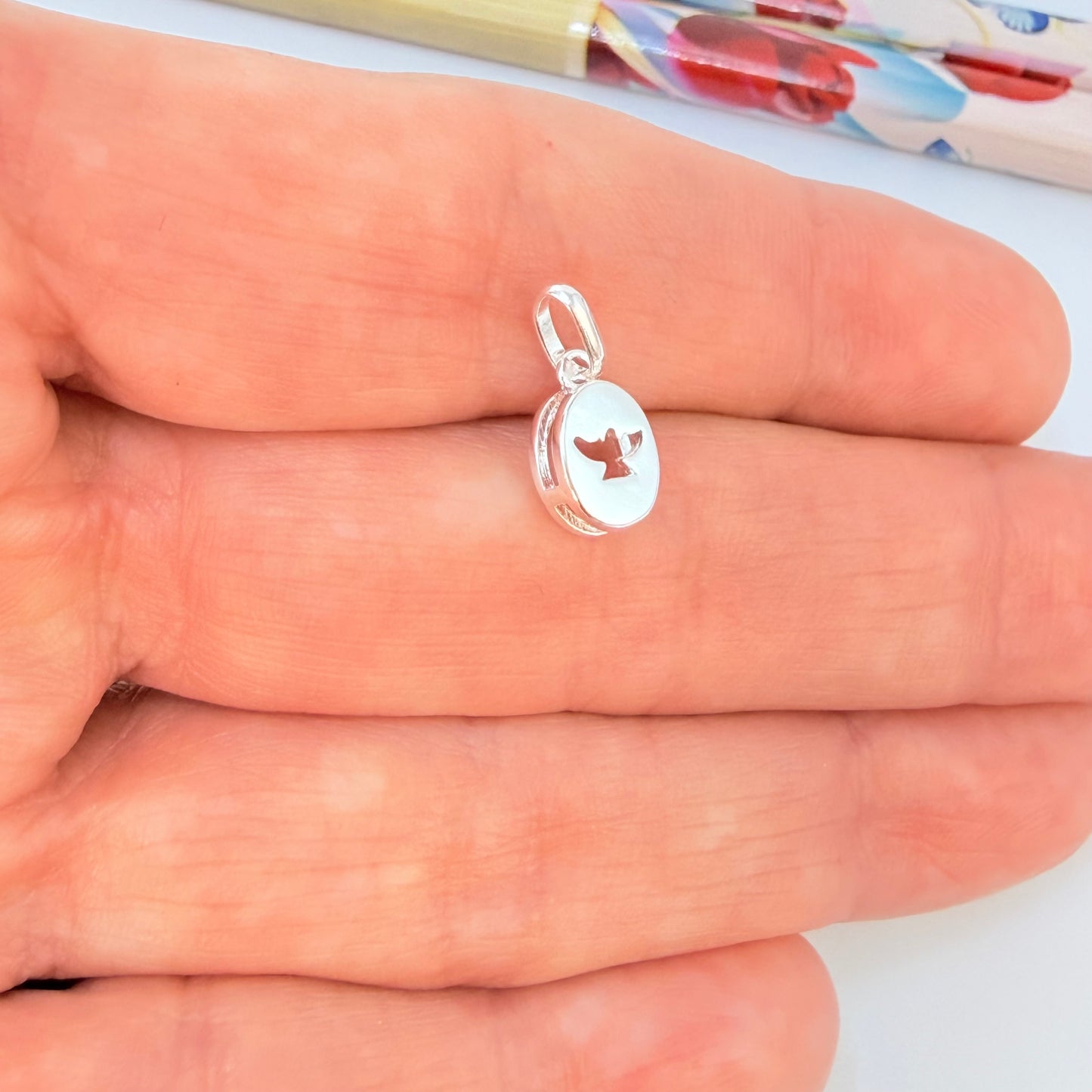 Joyas por Mayor Joyas Bañadas en Plata por Mayor Insumos para Joyas FP1250 Colgante Ovalado Espíritu Santo Calado con galería 8 x 6 mm más valier Espesor 3 mm Figura Baño Plata