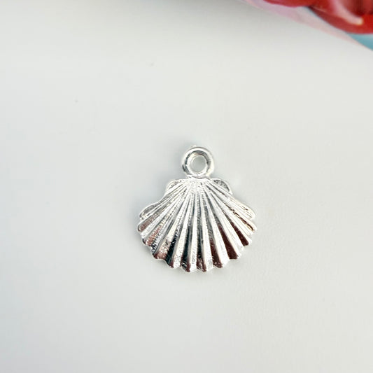 Joyas por Mayor Joyas Bañadas en Plata por Mayor Insumos para Joyas FP1273 Colgante Conchita de Mar tipo Shell 10 x 12 mm más argollita Espesor 1.2 mm Figura Baño Plata