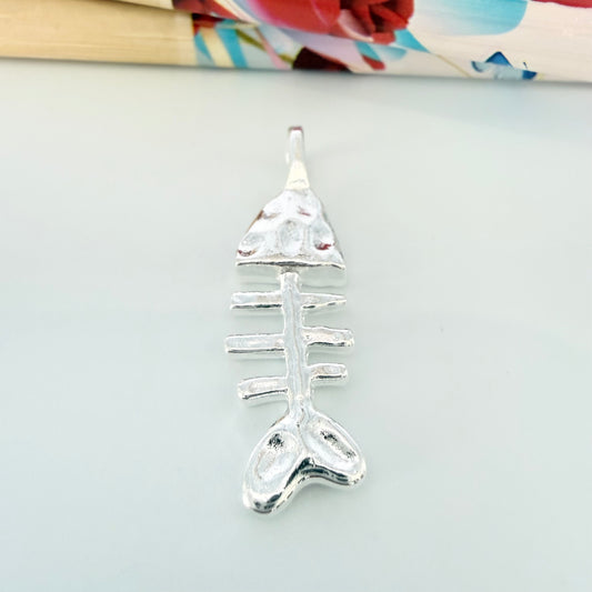 Joyas por Mayor Joyas Bañadas en Plata por Mayor Insumos para Joyas FP1276 Colgante Espina de Pez Martelado 20 x 9 mm más valier fijo Espesor 3.8 mm Figura Baño Plata