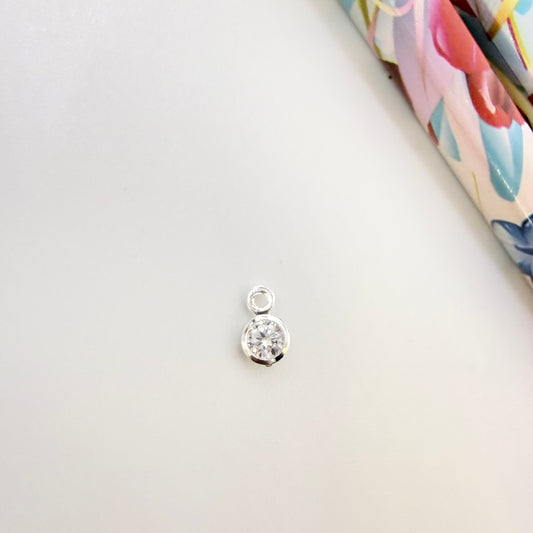 FP385 Punto Luz c Argolla plana 4 mm Figura Baño Plata Figuras Bañadas en Oro y Plata hecho de Bronce Bañado en Plata 50 ml Joyas Bañadas en Plata