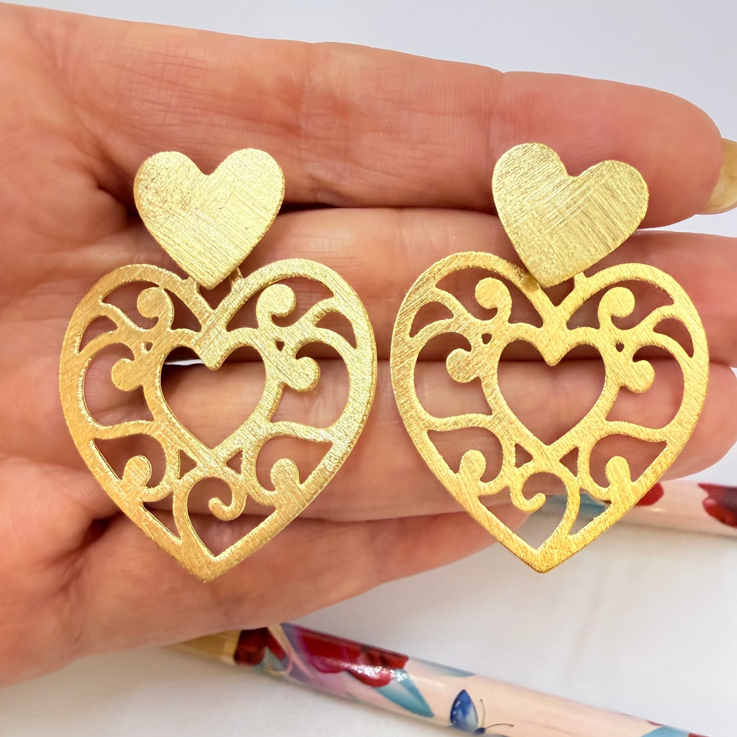 Joyas por Mayor Joyas Bañadas en Oro por Mayor Insumos para Joyas XO568 Aro Corazones Base Corazón 14x15 mm Mandala Corazón Calada 33x33 mm Lijado Aro Baño Oro