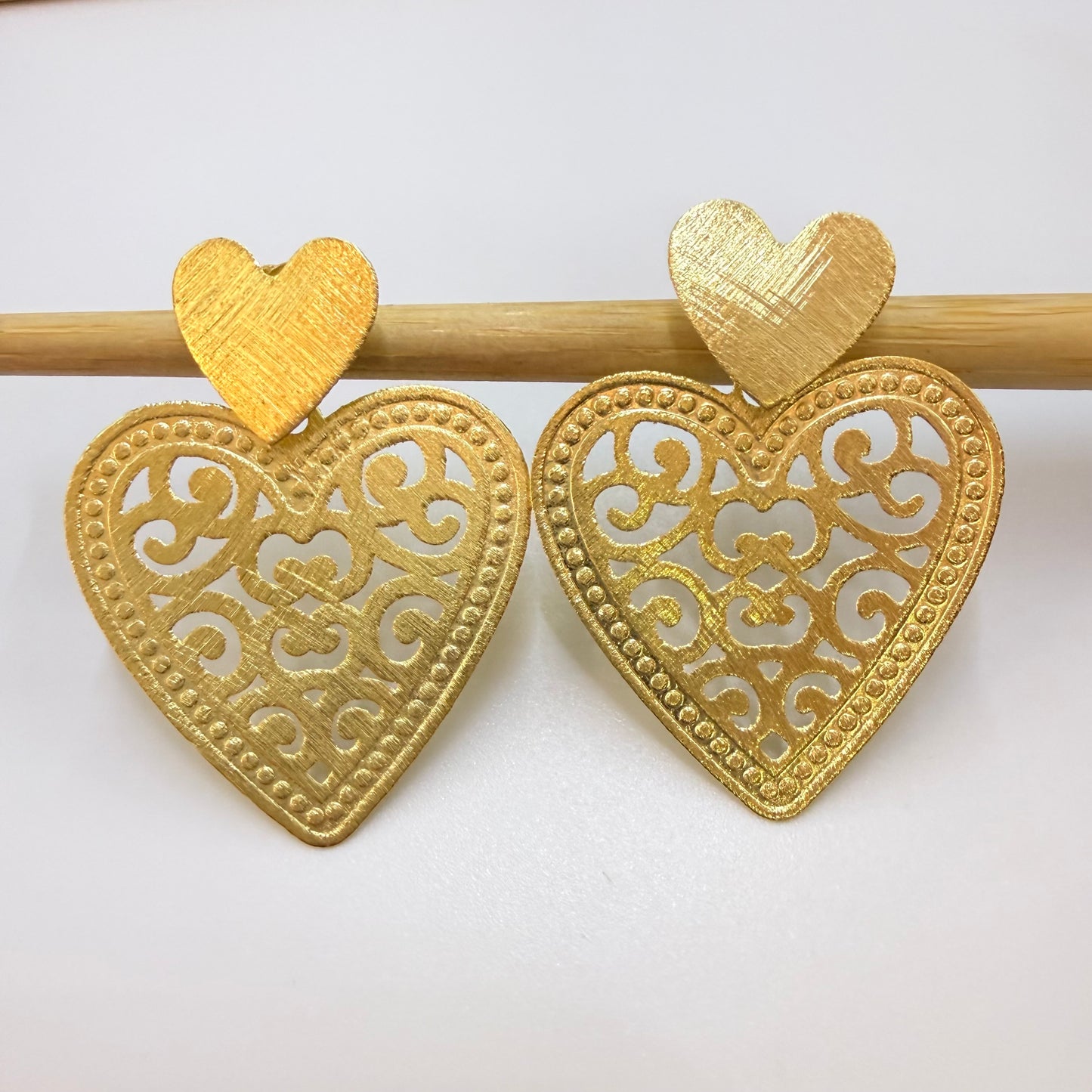 Joyas por Mayor Joyas Bañadas en Oro por Mayor Insumos para Joyas XO567 Aro Base Corazón 14x15 mm Mandala Corazón Calada Borde Puntos 31x31 mm Lijado Aro Baño Oro