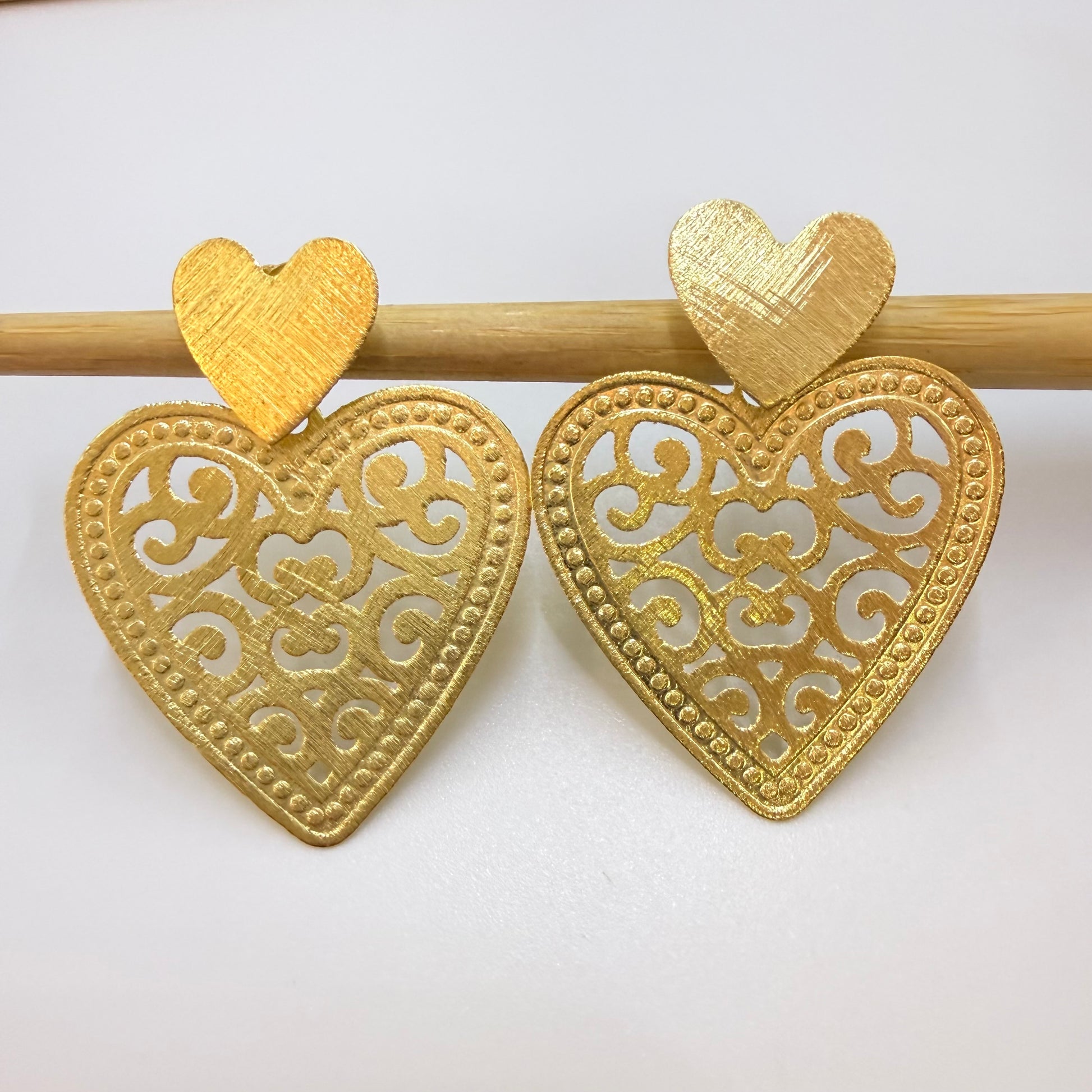 Joyas por Mayor Joyas Bañadas en Oro por Mayor Insumos para Joyas XO567 Aro Base Corazón 14x15 mm Mandala Corazón Calada Borde Puntos 31x31 mm Lijado Aro Baño Oro