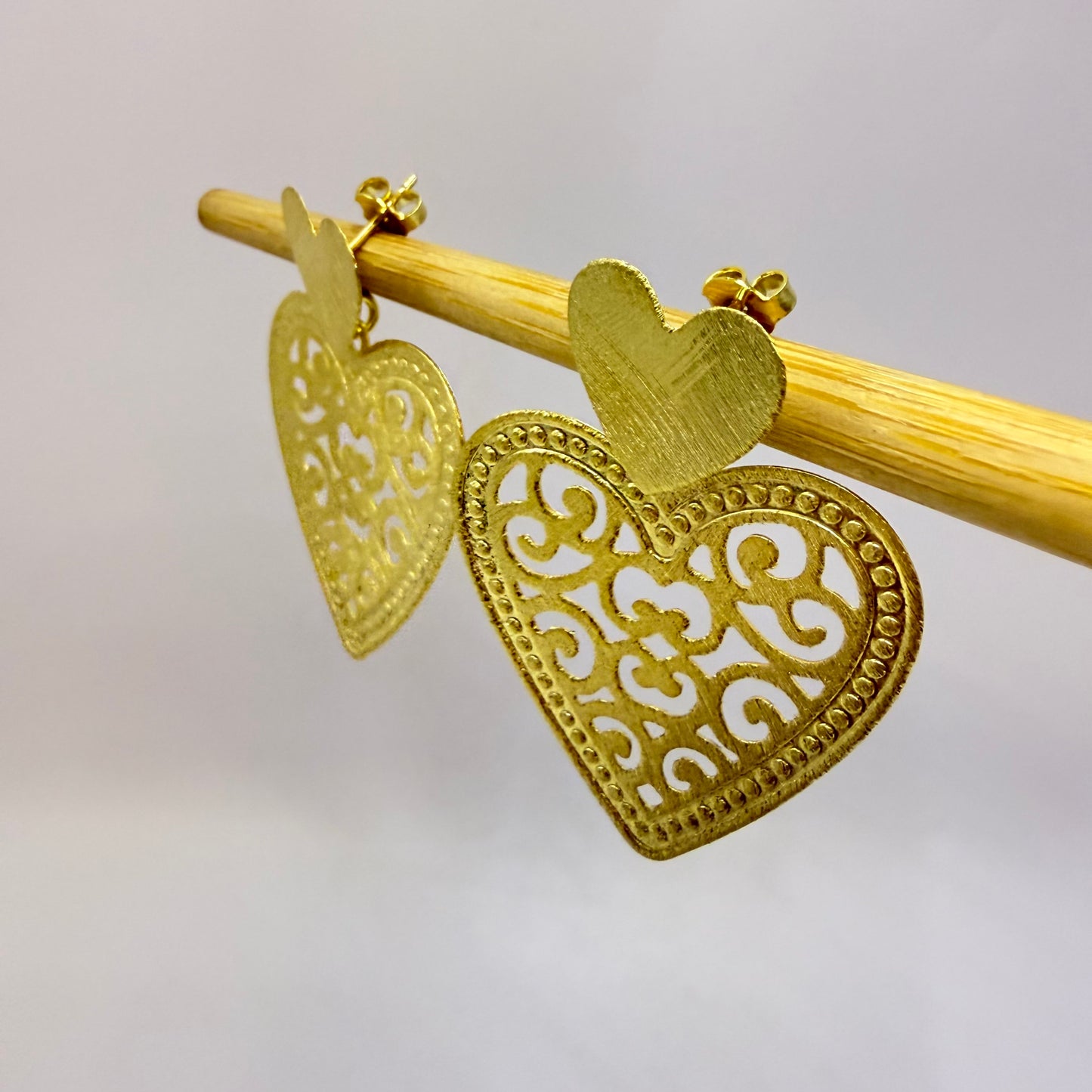 Joyas por Mayor Joyas Bañadas en Oro por Mayor Insumos para Joyas XO567 Aro Base Corazón 14x15 mm Mandala Corazón Calada Borde Puntos 31x31 mm Lijado Aro Baño Oro