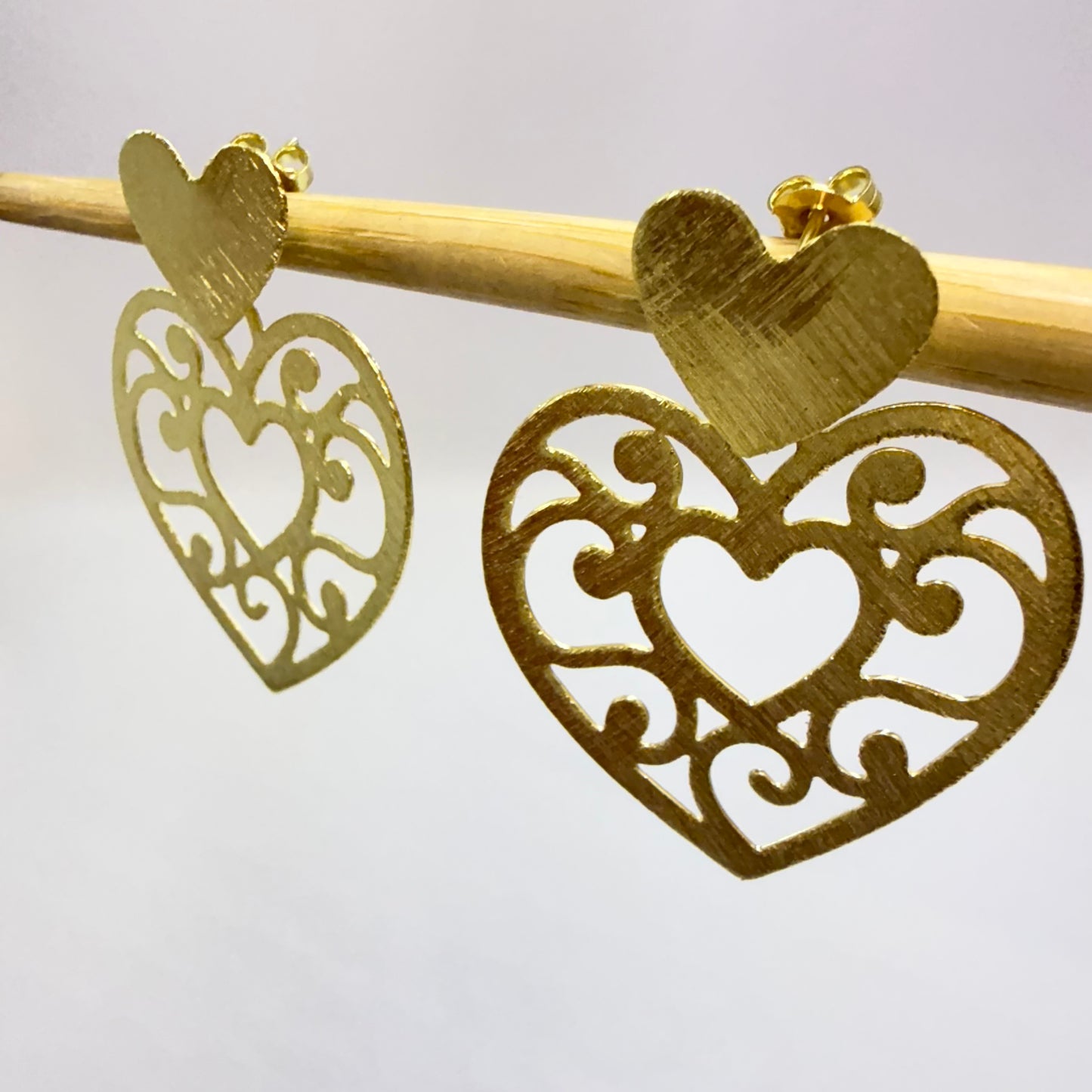 Joyas por Mayor Joyas Bañadas en Oro por Mayor Insumos para Joyas XO568 Aro Corazones Base Corazón 14x15 mm Mandala Corazón Calada 33x33 mm Lijado Aro Baño Oro