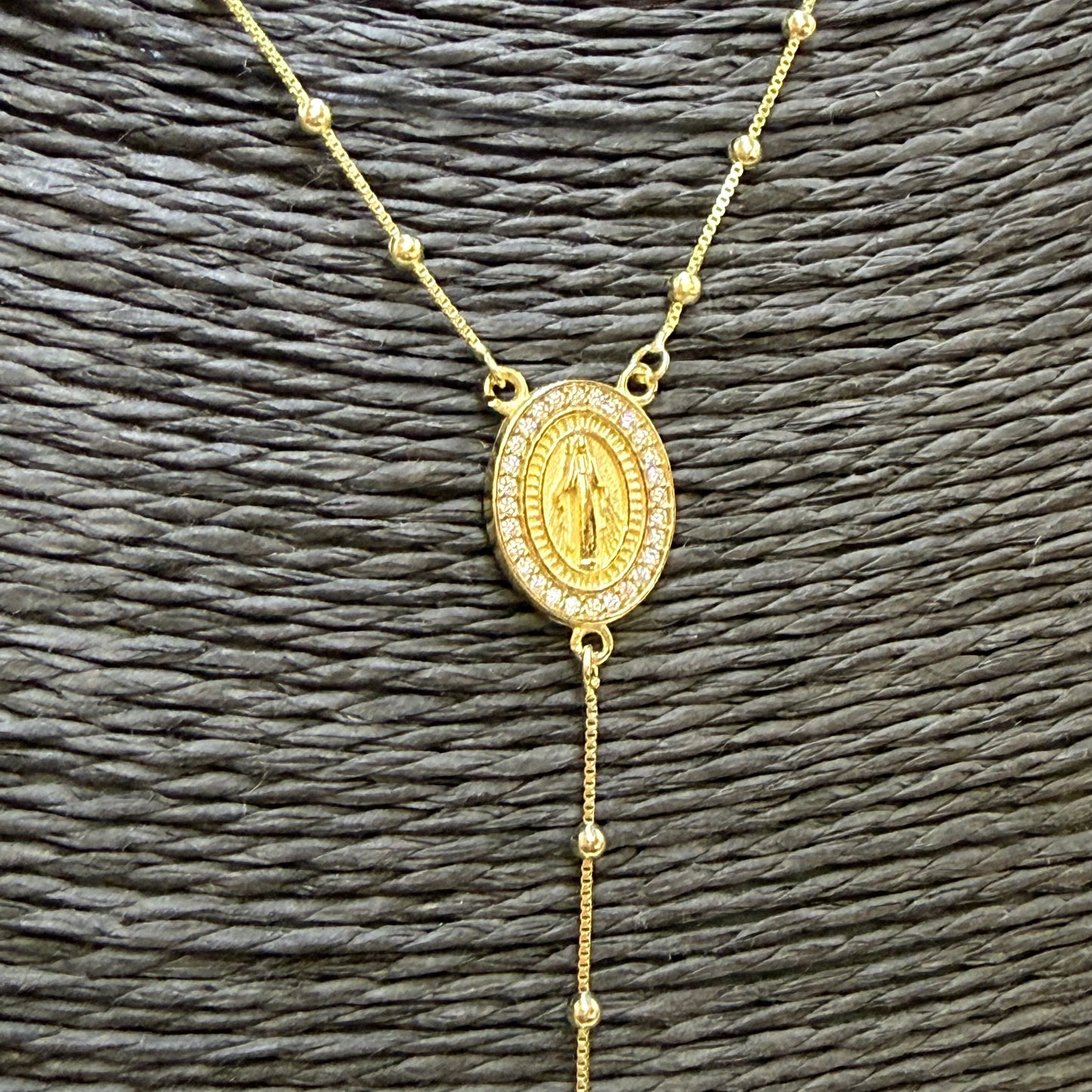 Joyas por Mayor Joyas Bañadas en Oro por Mayor Insumos para Joyas CO234 Rosario Virgen de los milagros Borde con mini circones 14x1 mm Cadena veneciana bolitas de 2 mm 60 cm Largo cascada 5.5 mm cruz con circones 10x8 mm Cadena Terminada Baño Oro