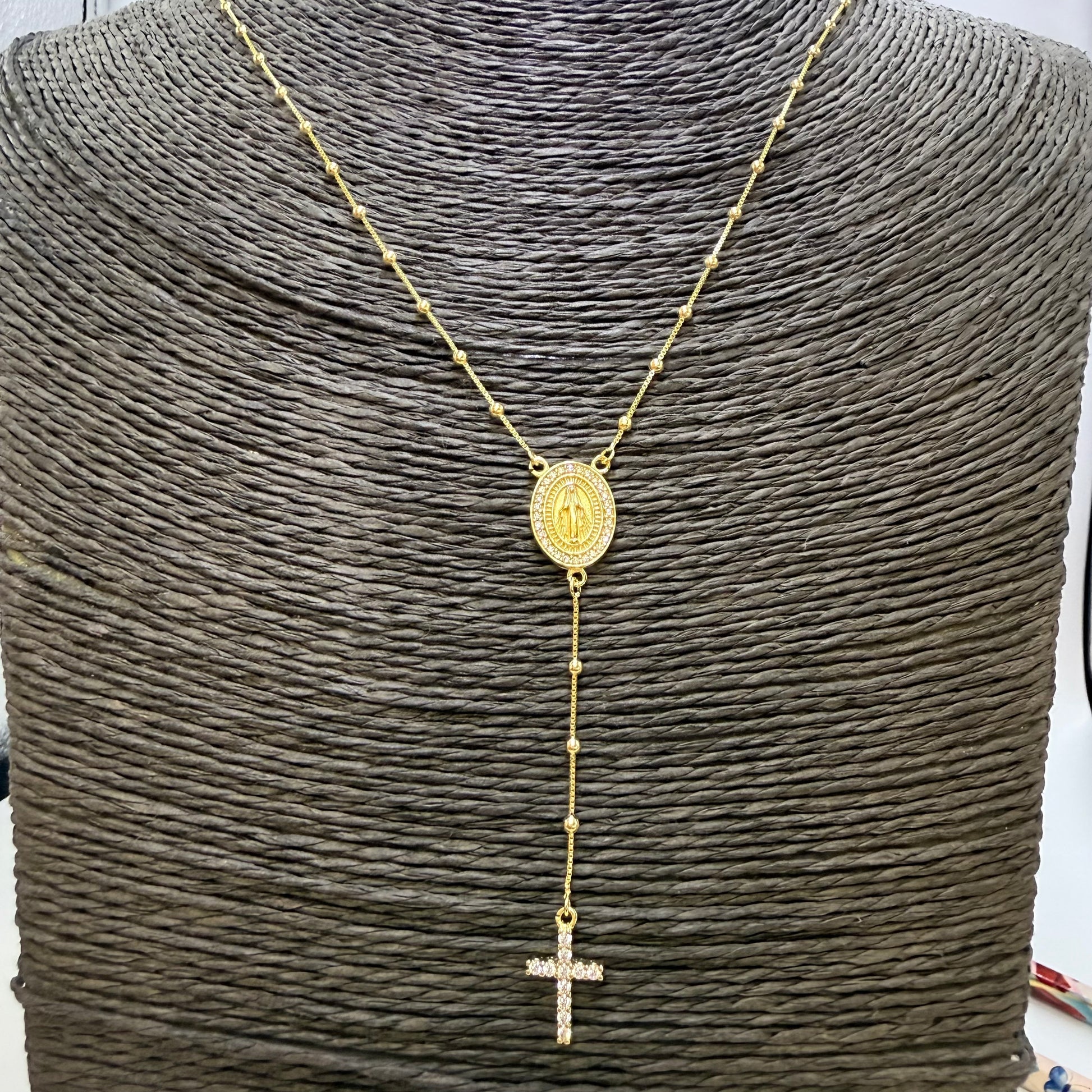 Joyas por Mayor Joyas Bañadas en Oro por Mayor Insumos para Joyas CO234 Rosario Virgen de los milagros Borde con mini circones 14x1 mm Cadena veneciana bolitas de 2 mm 60 cm Largo cascada 5.5 mm cruz con circones 10x8 mm Cadena Terminada Baño Oro