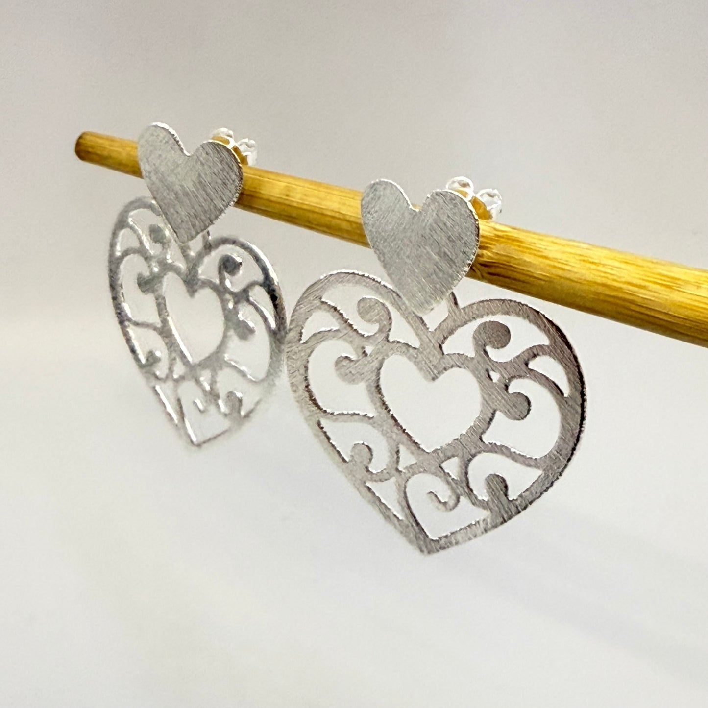 Joyas por Mayor Joyas Bañadas en Plata por Mayor Insumos para Joyas XP568 Aro Corazones Base Corazón 14x15 mm Mandala Corazón Calada 33x33 mm Lijado Aro Baño Plata