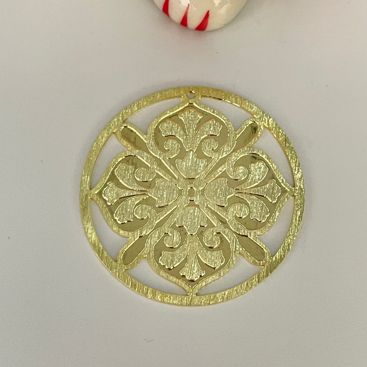 FO759 Mandala Redonda Calada con diseño flor 35 mm Figura Baño Oro Figuras Bañadas en Oro y Plata hecho de Bronce Bañado en Oro 18K Joyas Bañadas en Oro