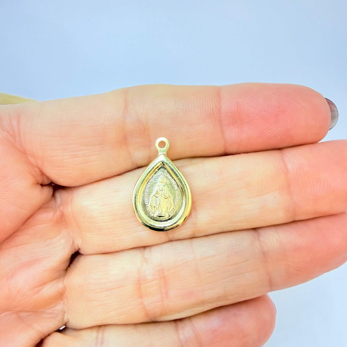 FO1285 Colgante Gota Virgen de los Milagros doble faz 15 x 7 mm más argollita Espesor 1 mm Figura Baño Oro