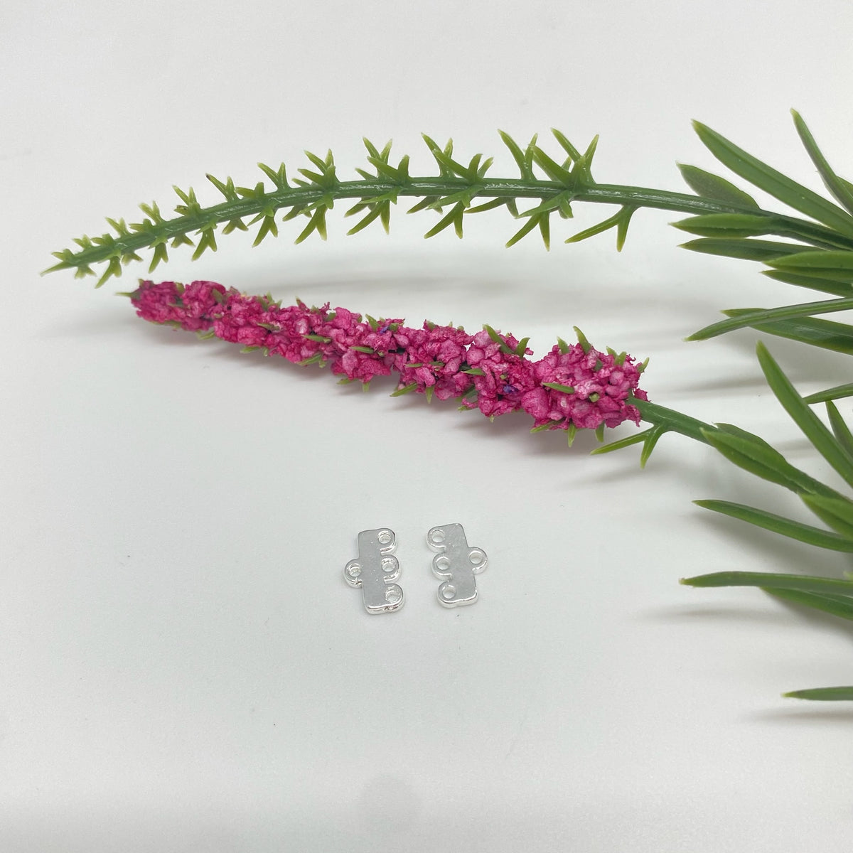 AP154 Terminal para pulsera o collar 3 argollas 5 x 8 mm Espesor 1.5 mm Accesorio Baño Plata