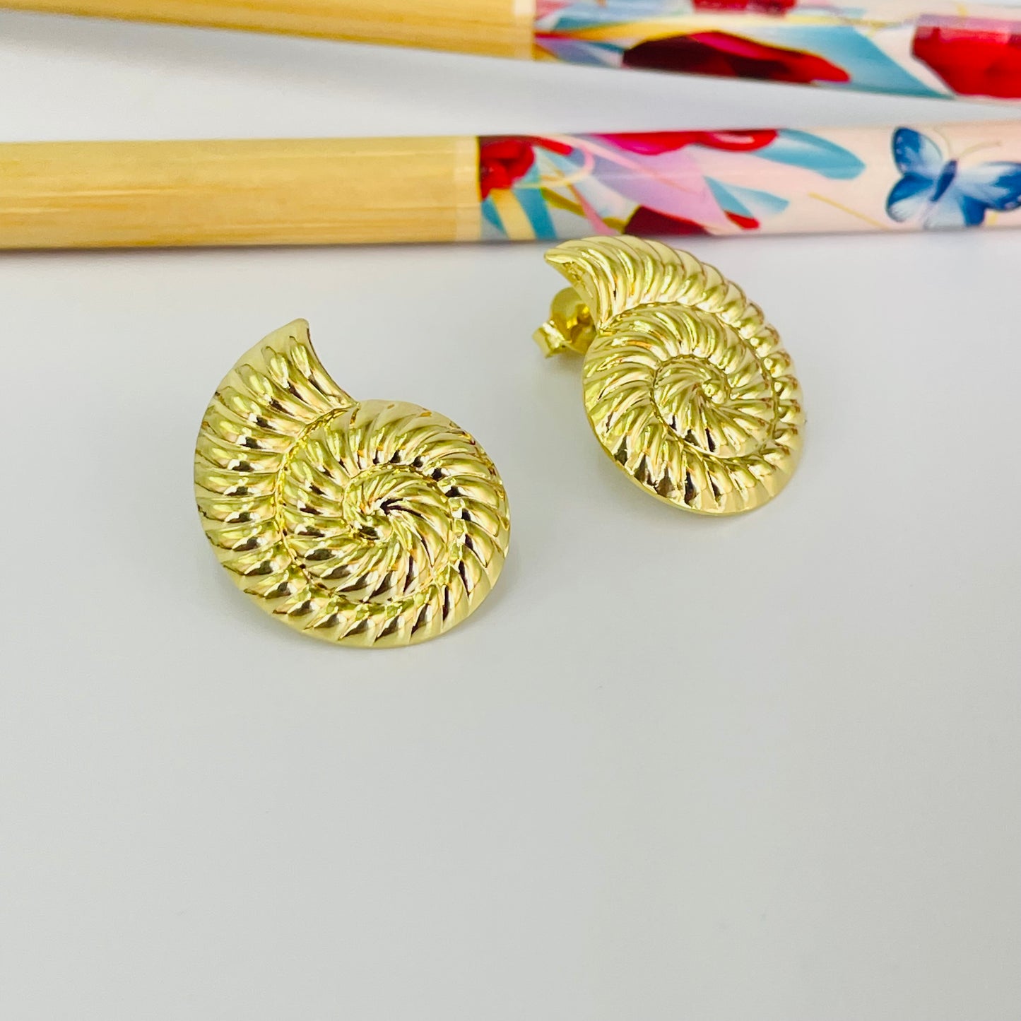 XO575 Aro Caracola de Mar 21 x 16 mm Espesor 0.8 mm Aro Baño Oro