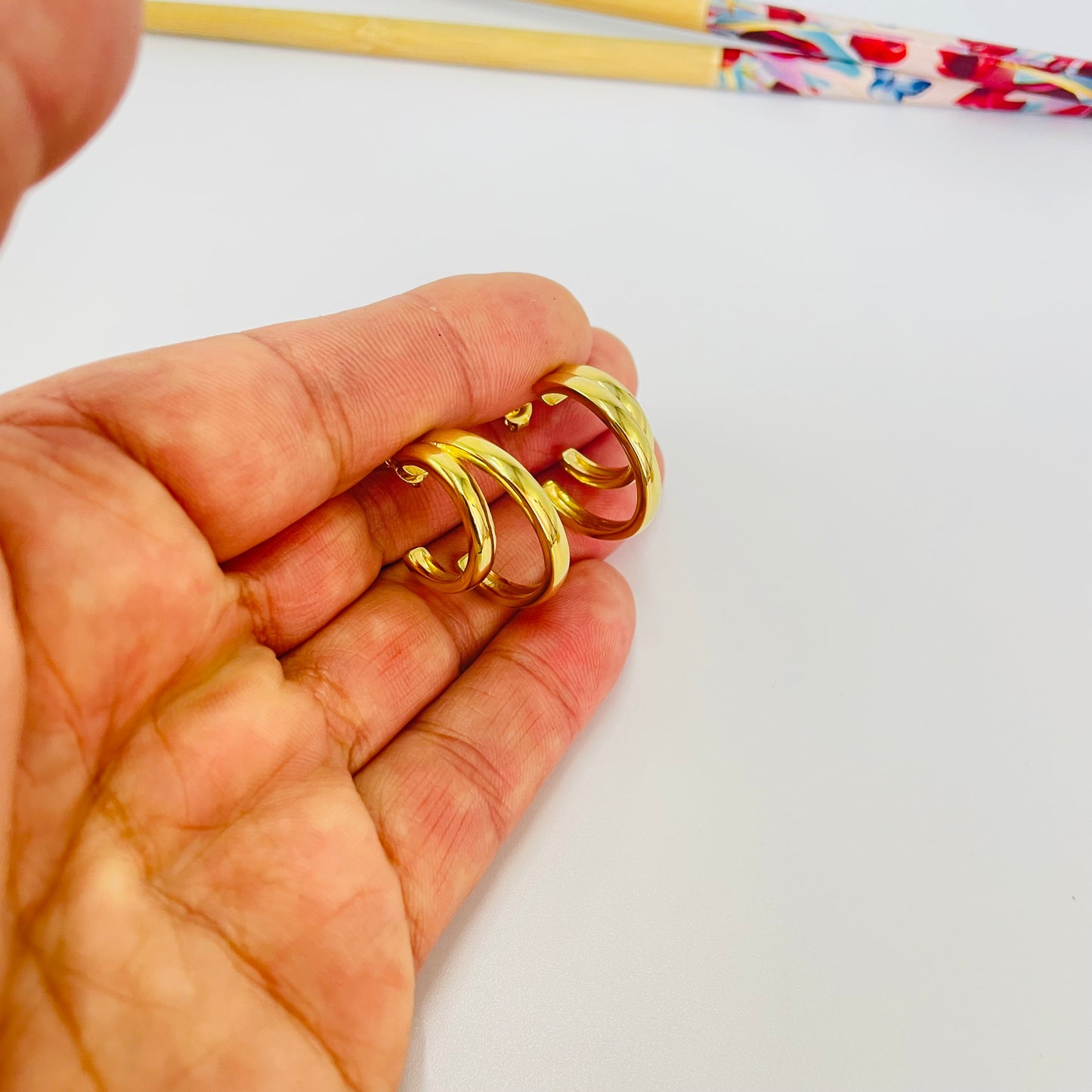 XO574 Aro Doble Argolla 24 x 18 mm Ancho Argollas 3 mm Espesor 2 mm Ancho Total 10 mm app Aro Baño Oro