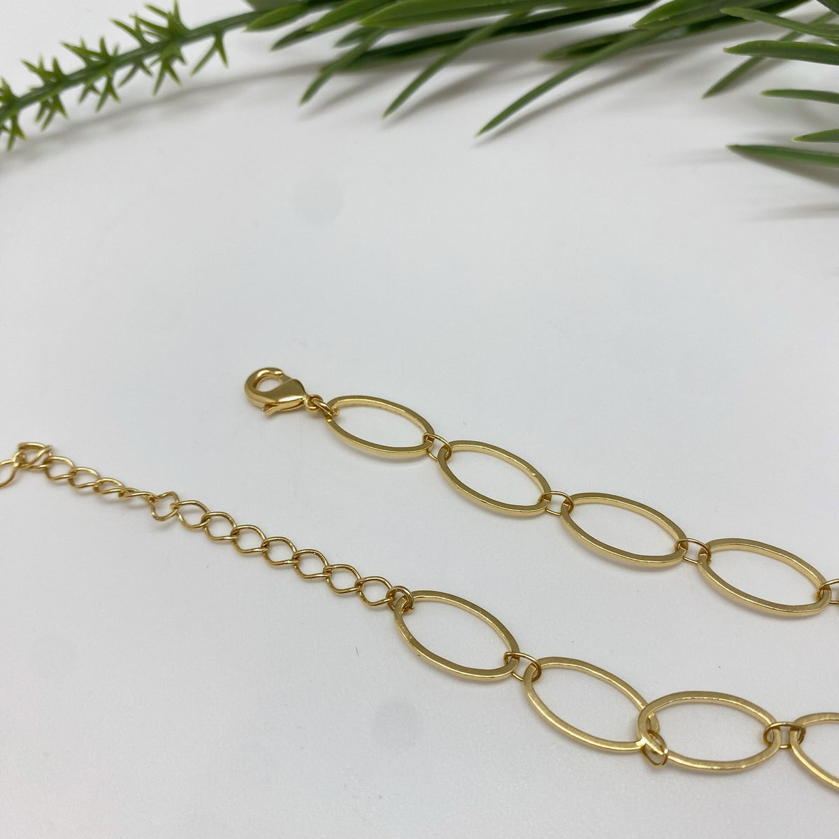 PO47 Pulsera cadena eslabones 14x7 mm y mini eslabón 4x2 mm Largo 15.3 cm más extersor de 5 cm Pulsera Baño Oro