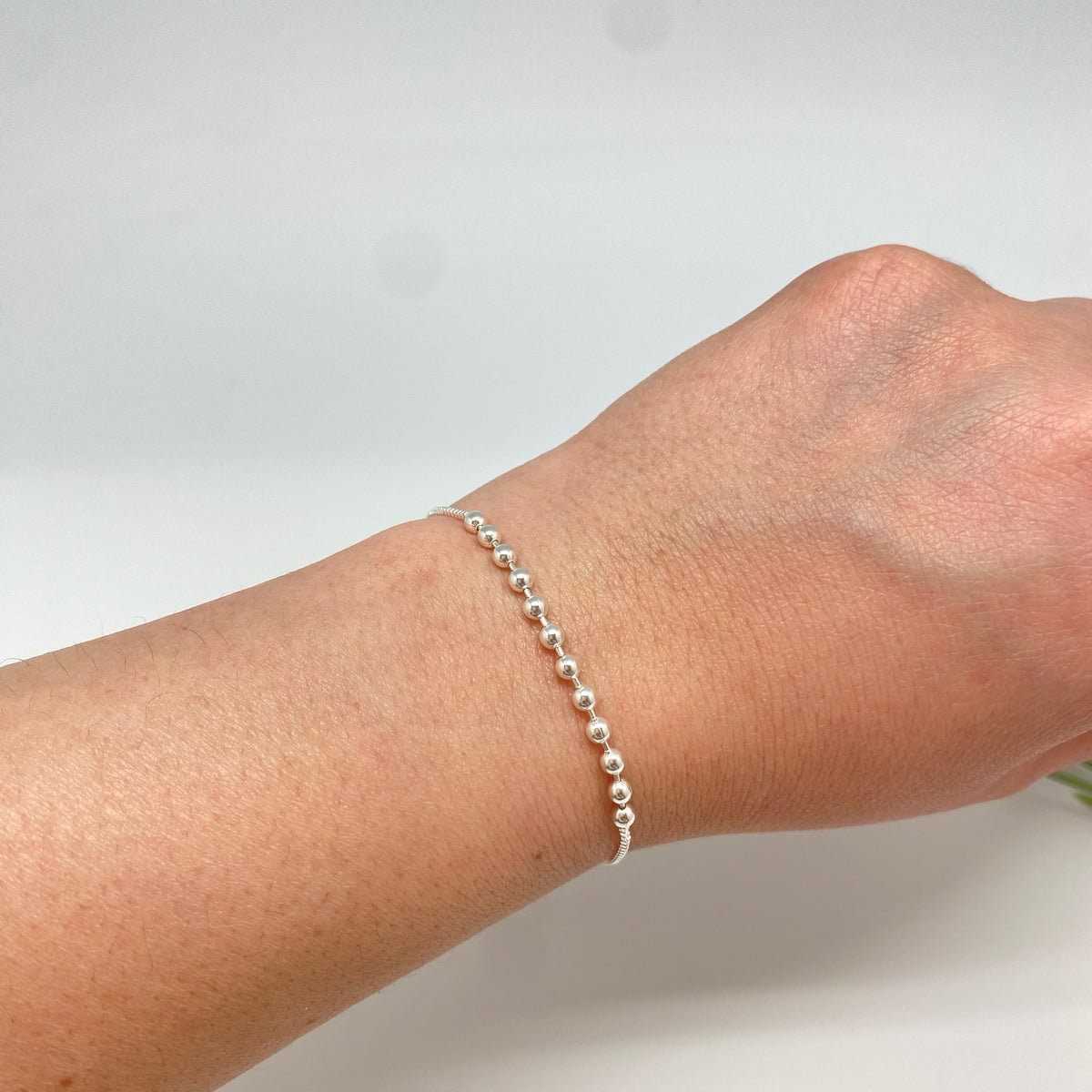 PP43 Pulsera Regulable con bolitas de 3 mm Cadena veneciana de 1.2 mm Pulsera Baño Plata