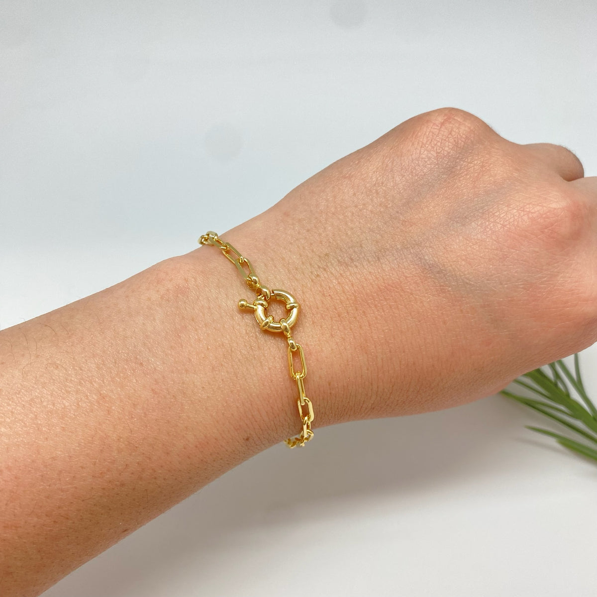 PO42 Pulsera tipo cartier Eslabón 7 x 3.5 mm Espesor 1 mm Broche timón diá. 11 mm Pulsera Baño Oro