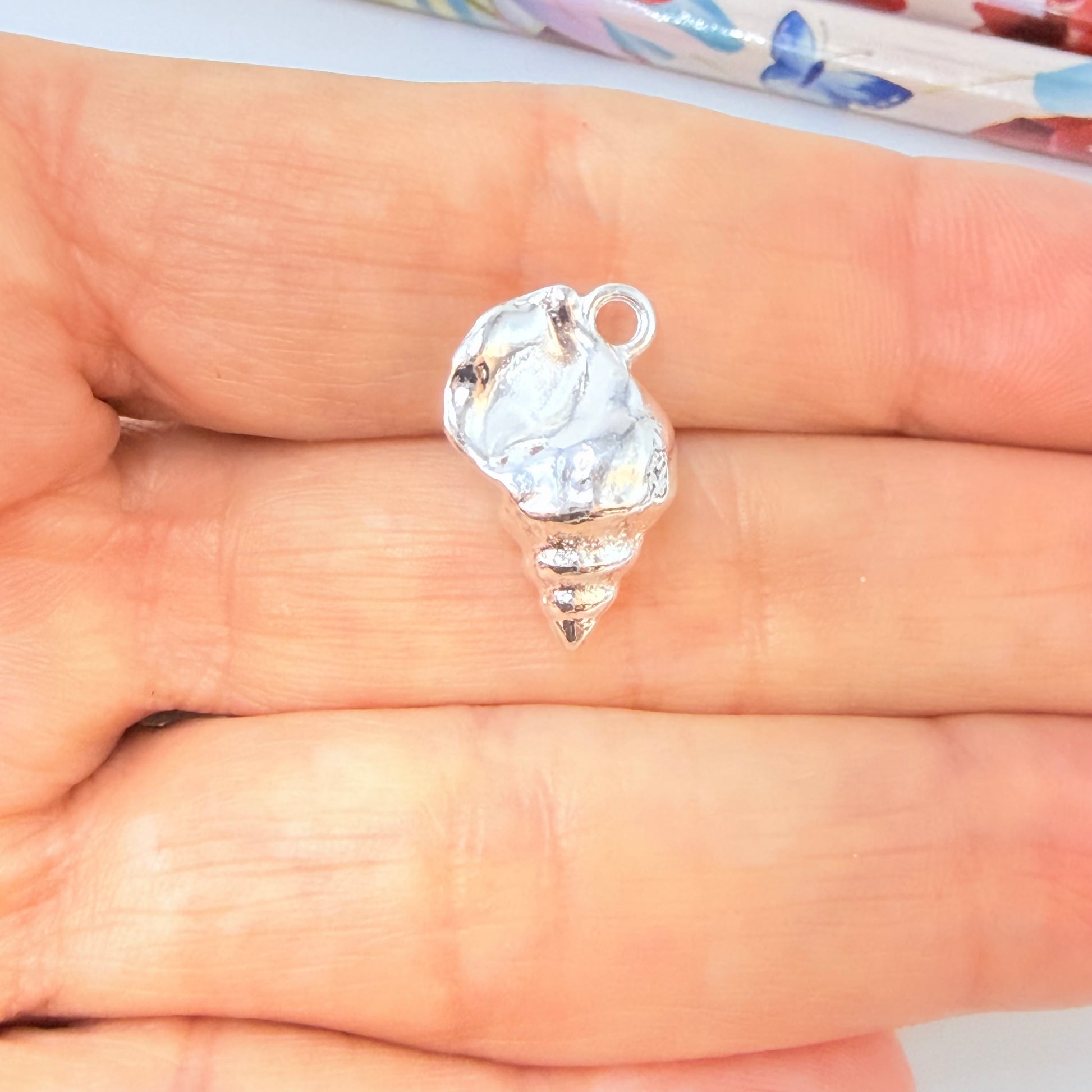 Joyas por Mayor Joyas Bañadas en Plata por Mayor Insumos para Joyas FP1275 Colgante Caracol de Mar 18 x 12 mm Espesor 10 mm Figura Baño Plata