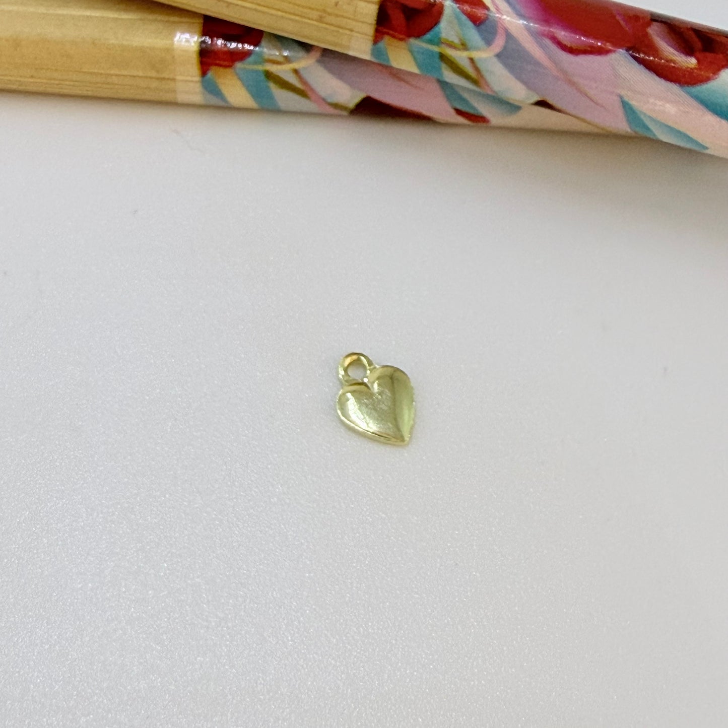 FO1253 Colgante o Terminal para Cadena Mini Corazón Abombado 5 x 5 mm más argollita Espesor 1 mm Figura Baño Oro