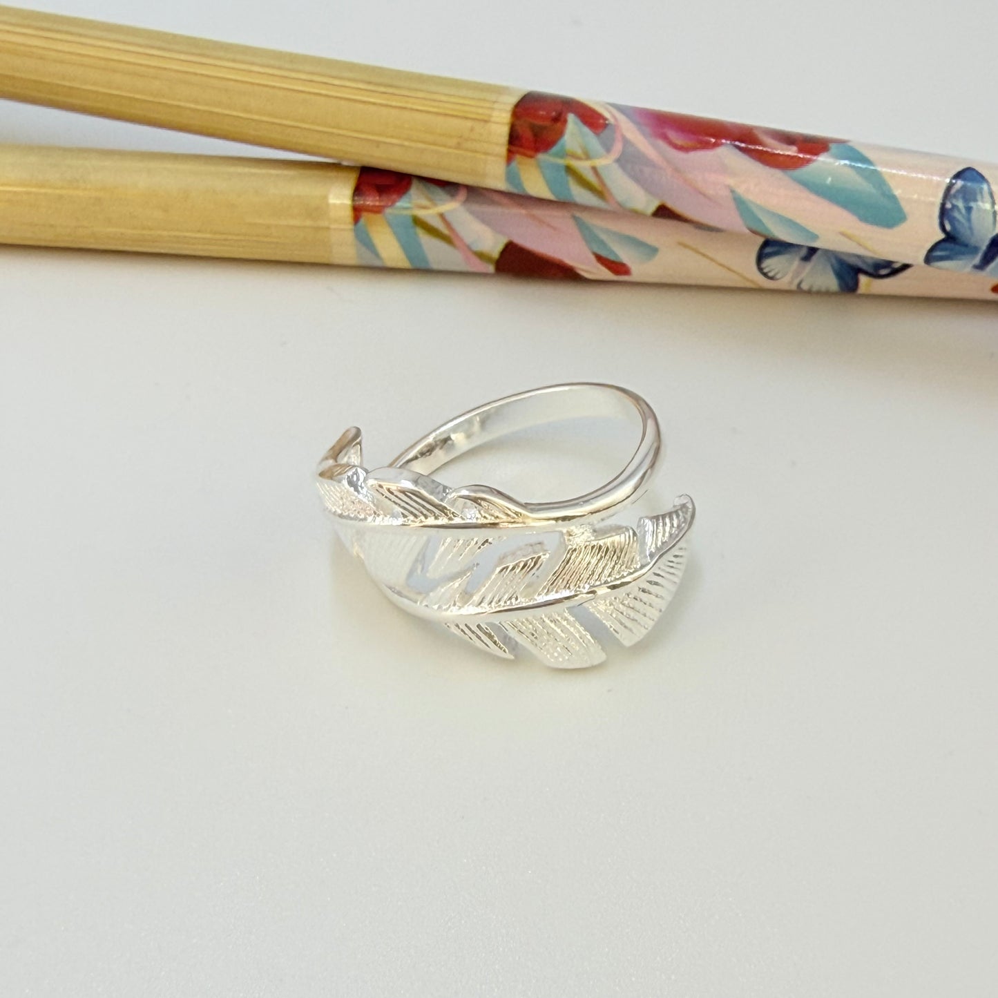WP79 Anillo Doble Pluma Ancho 15 mm ancho argolla 2.5 mm Anillo Baño Plata