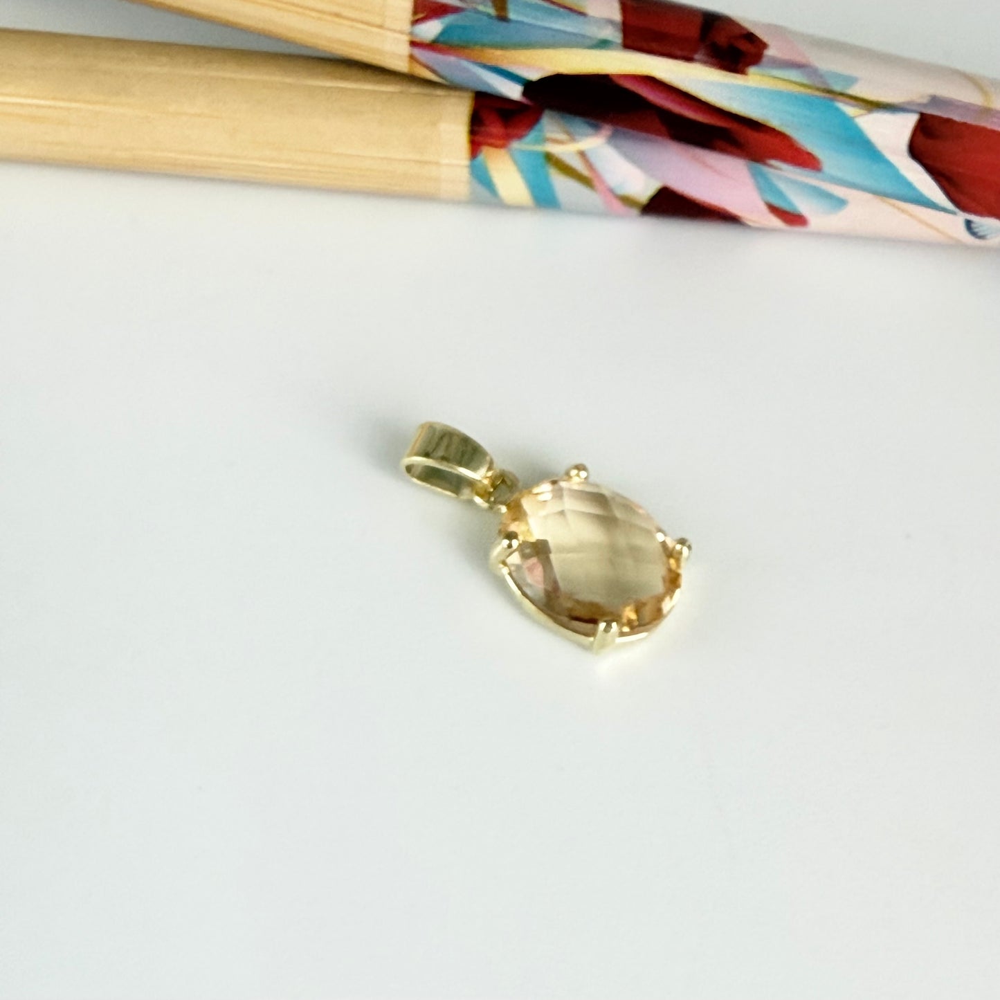 FO1248 Colgante con Cristal Facetado color Miel con grifas 10 x 8 mm más valier Espesor 4 mm Figura Baño Oro