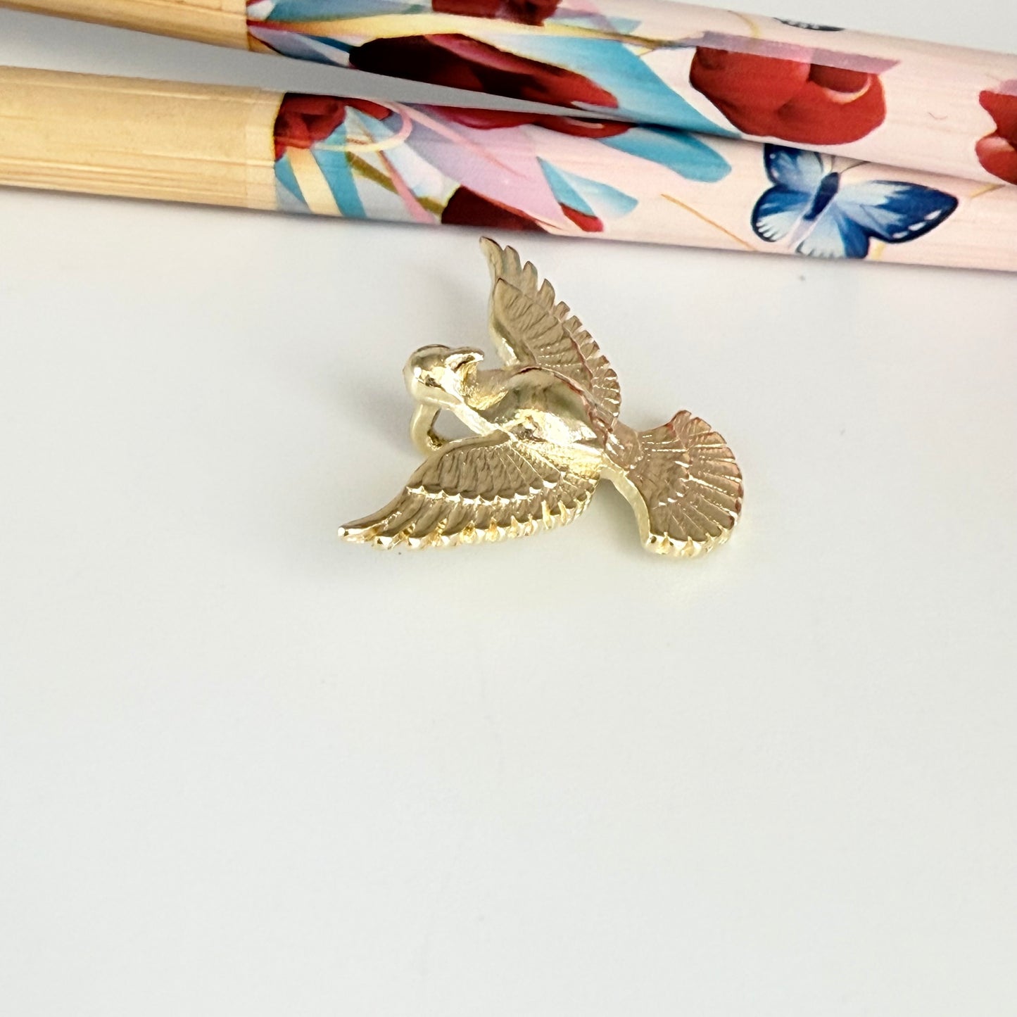 FO1267 Colgante Espíritu Santo L 18.5 x 25 mm argolla posterior Espesor 1.5 mm Figura Baño Oro