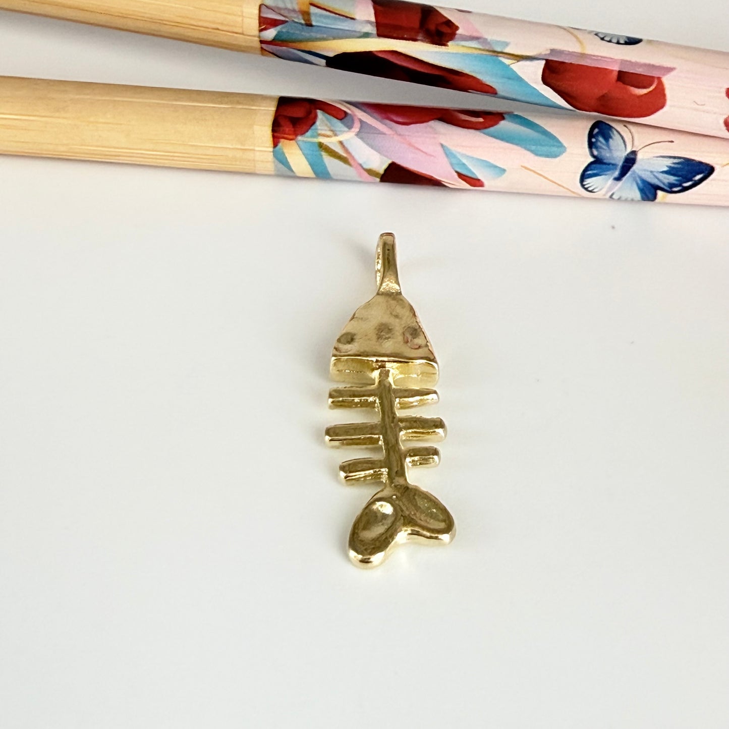 FO1276 Colgante Espina de Pez Martelado 20 x 9 mm más valier fijo Espesor 3.8 mm Figura Baño Oro