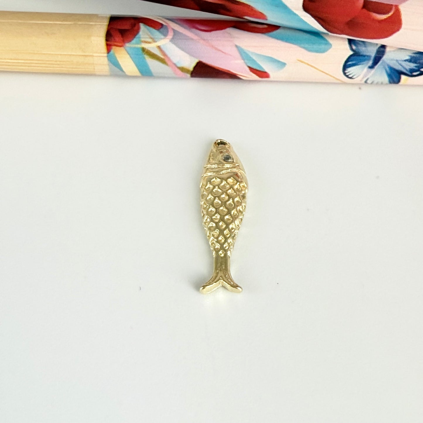 FO1261 Colgante Pez Koi Abombado 20 x 5.5 mm Espesor 1 mm Figura Baño Oro