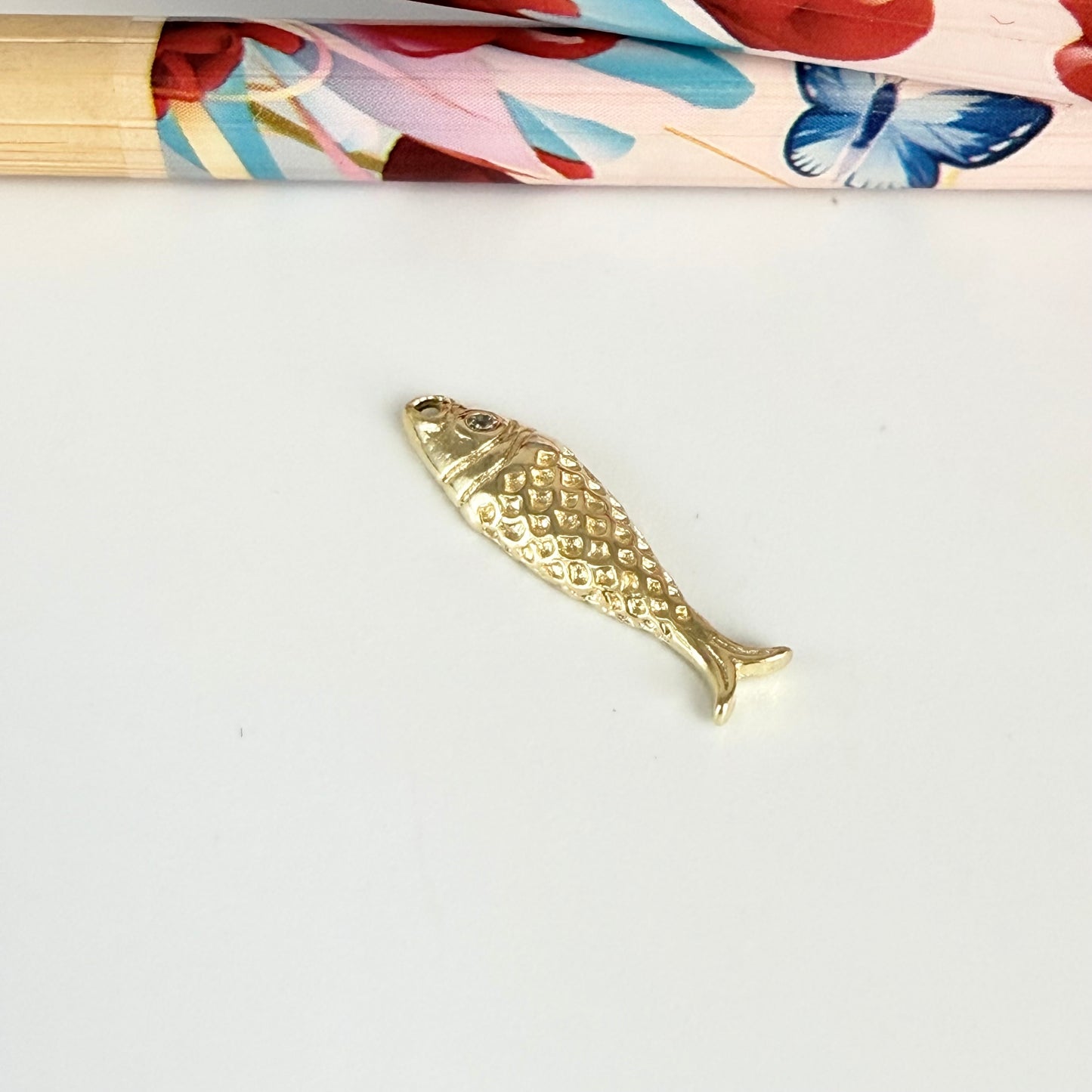 FO1261 Colgante Pez Koi Abombado 20 x 5.5 mm Espesor 1 mm Figura Baño Oro
