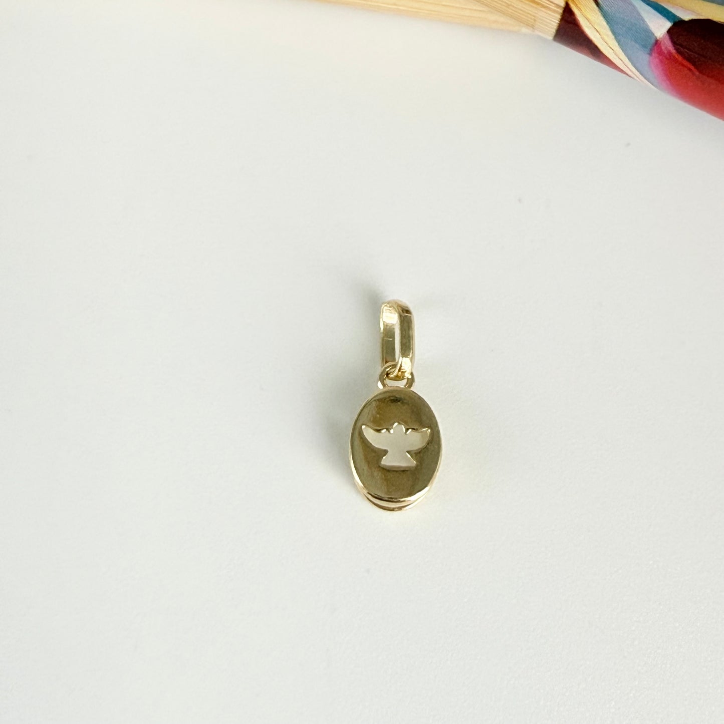 FO1250 Colgante Ovalado Espíritu Santo Calado con galería 8 x 6 mm más valier Espesor 3 mm Figura Baño Oro