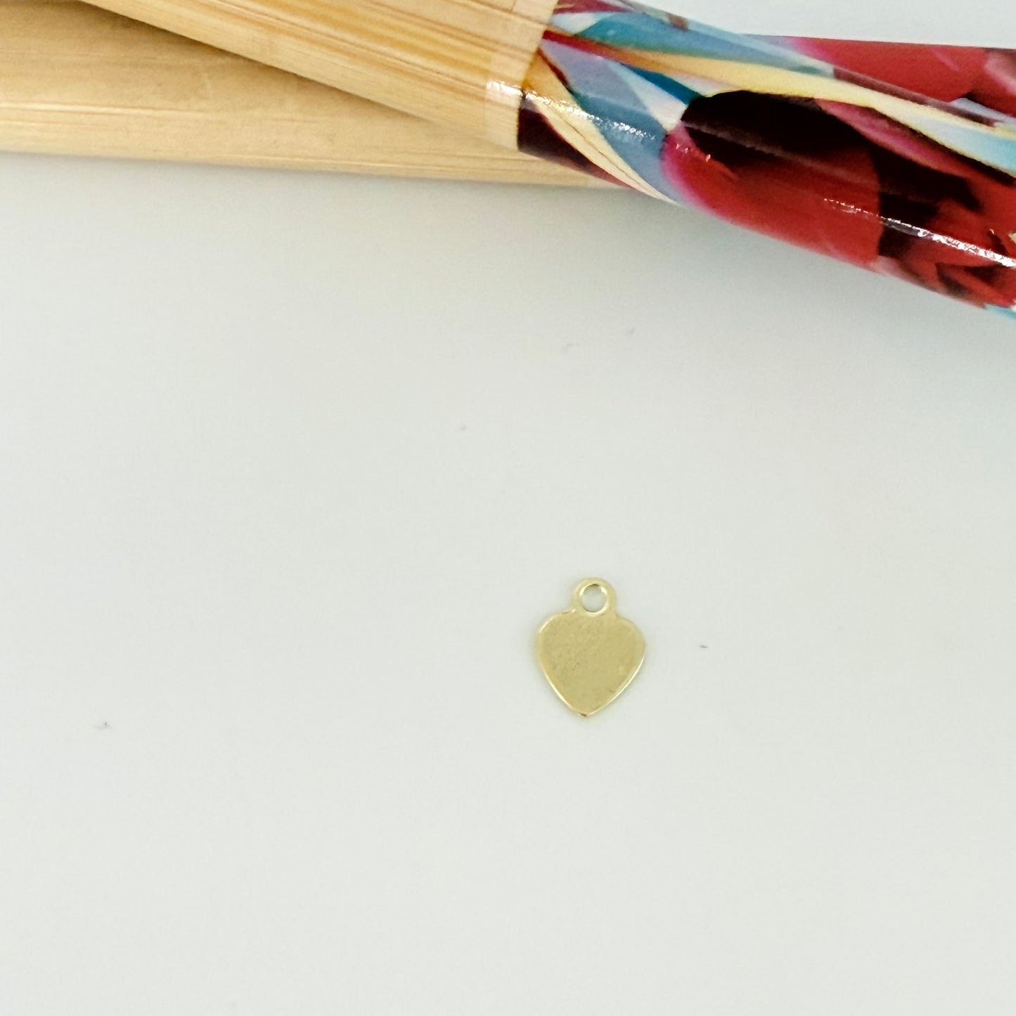 FO1255 Colgante o Terminal de Cadena Mini Corazón 5 x 5 mm más argollita 0.8 mm Figura Baño Oro