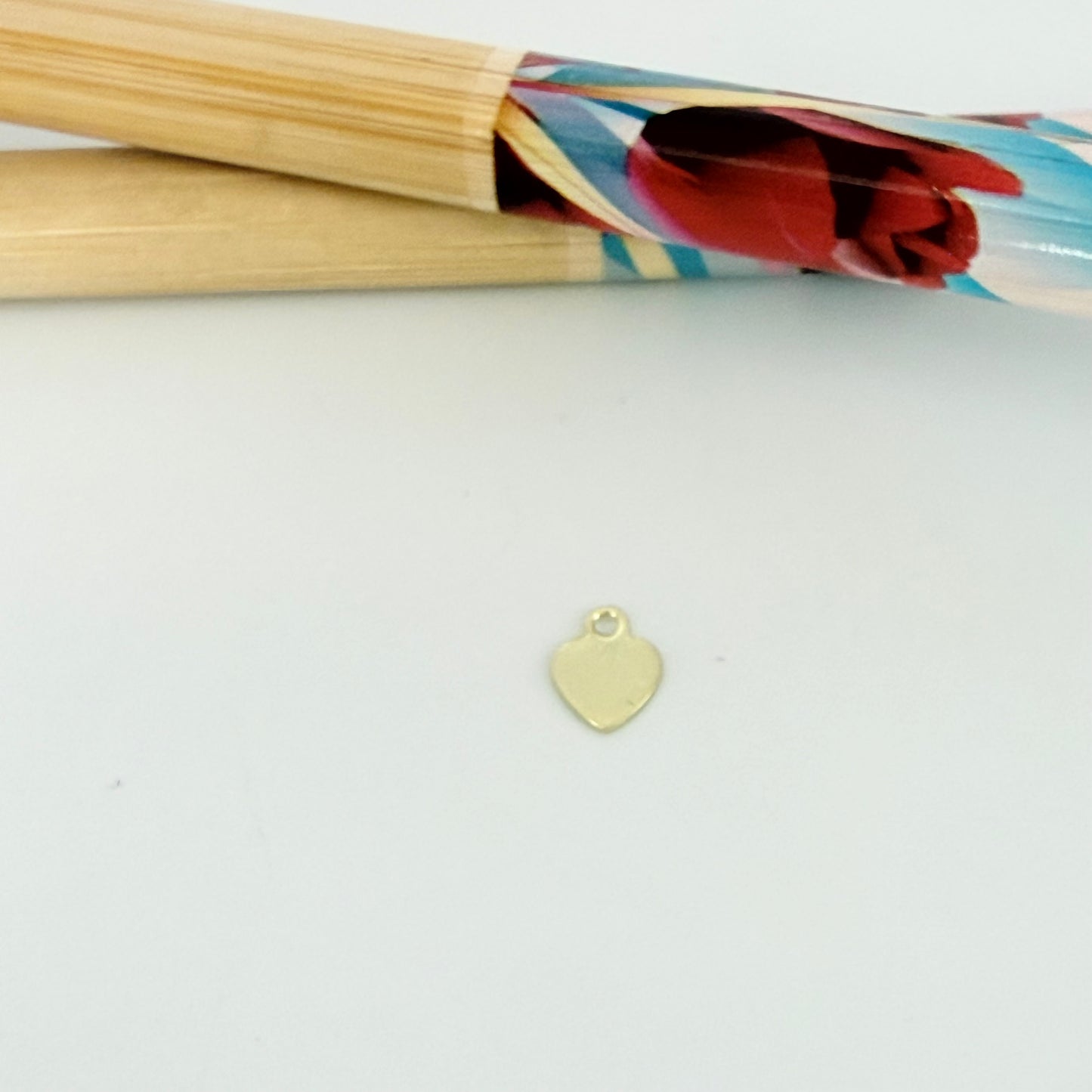 FO1255 Colgante o Terminal de Cadena Mini Corazón 5 x 5 mm más argollita 0.8 mm Figura Baño Oro