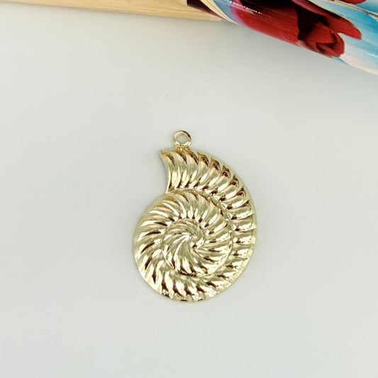 FO1259 Colgante Caracola Lado Izquierdo 20 x 16 mm más argollita Espesor 0.8 mm Figura Baño Oro