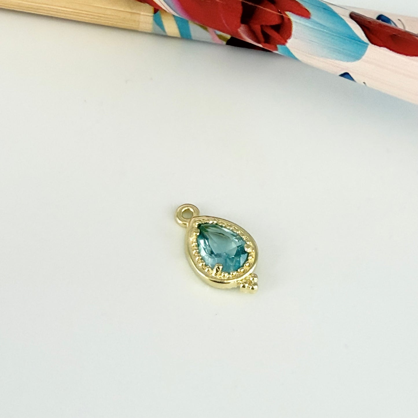 FO1163 Colgante Punto de Luz Gota Cristal de Color 3 Bolitas 8 x 4 mm Figura Baño Oro