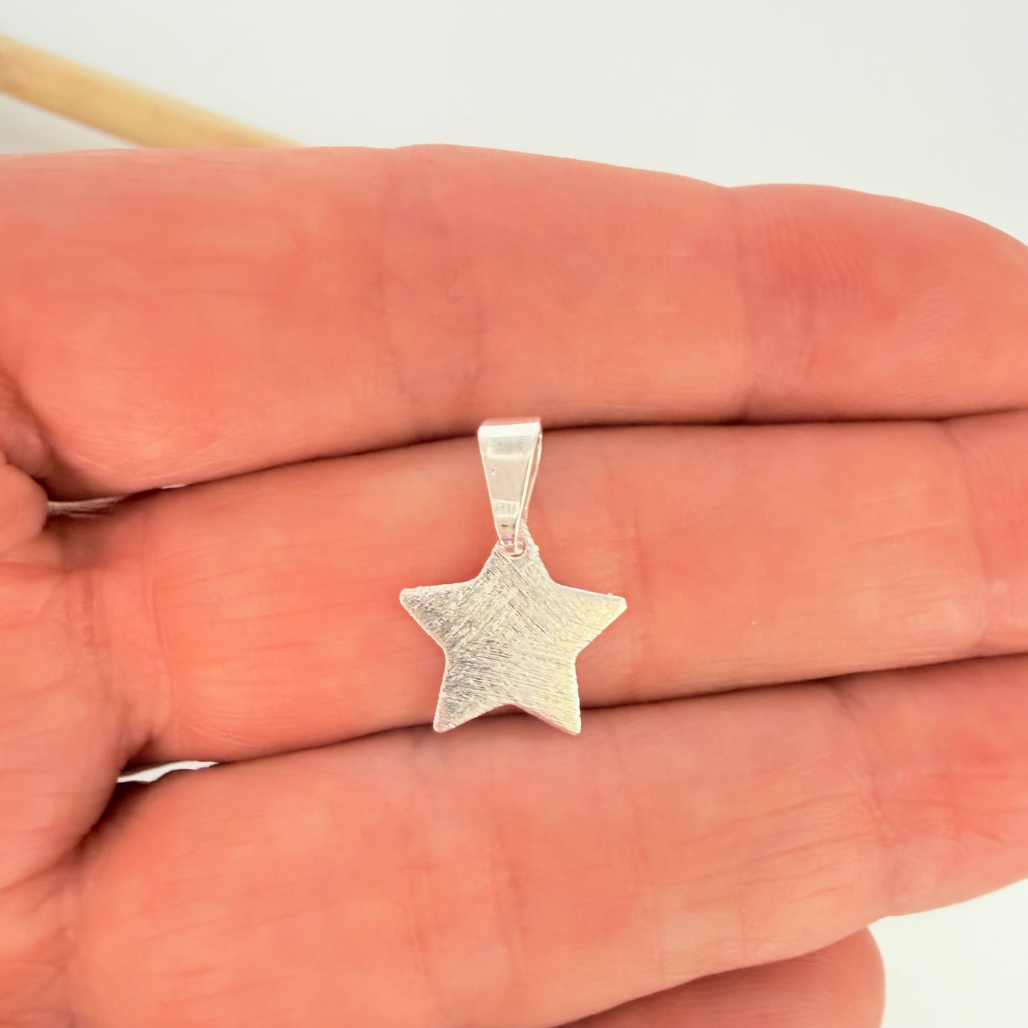 FP942 Colgante Estrella Lijada 13x13 mm más balier Figura Baño Plata