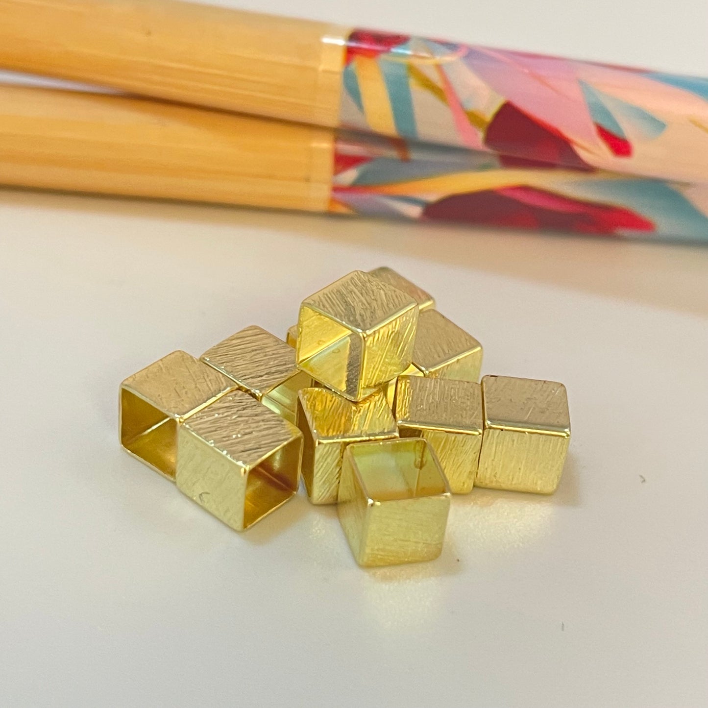 TO07 Tubo cuadrado Lijado 5x5 mm Accesorio Baño Oro Accesorios Bañados hecho de Bronce Bañado en Oro 18K