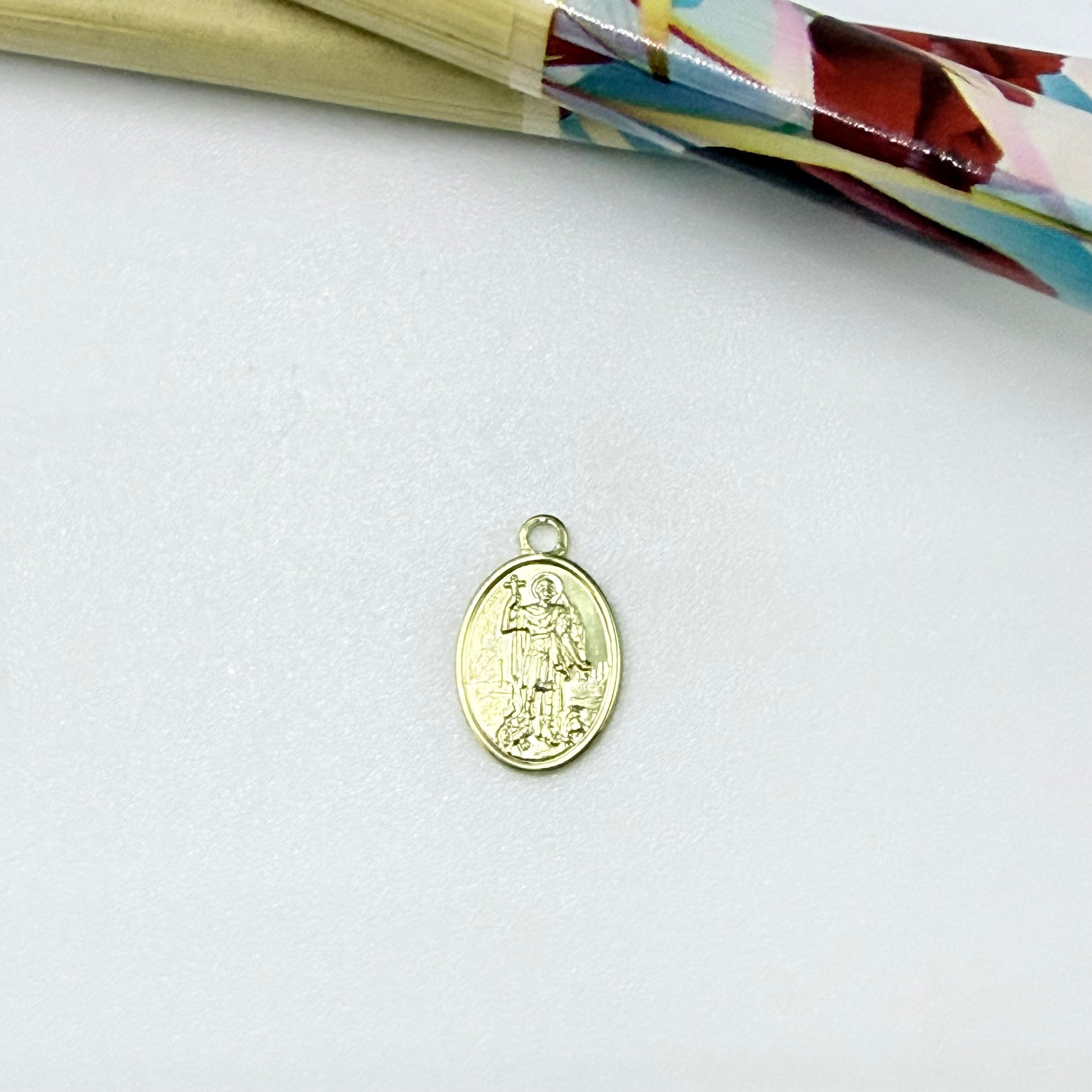Joyas por Mayor Joyas Bañadas en Oro por Mayor Insumos para Joyas FO1284 Colgante Mini San Expedito 10 x 8 mm más argollita Espesor 0.8 mm Figura Baño Oro