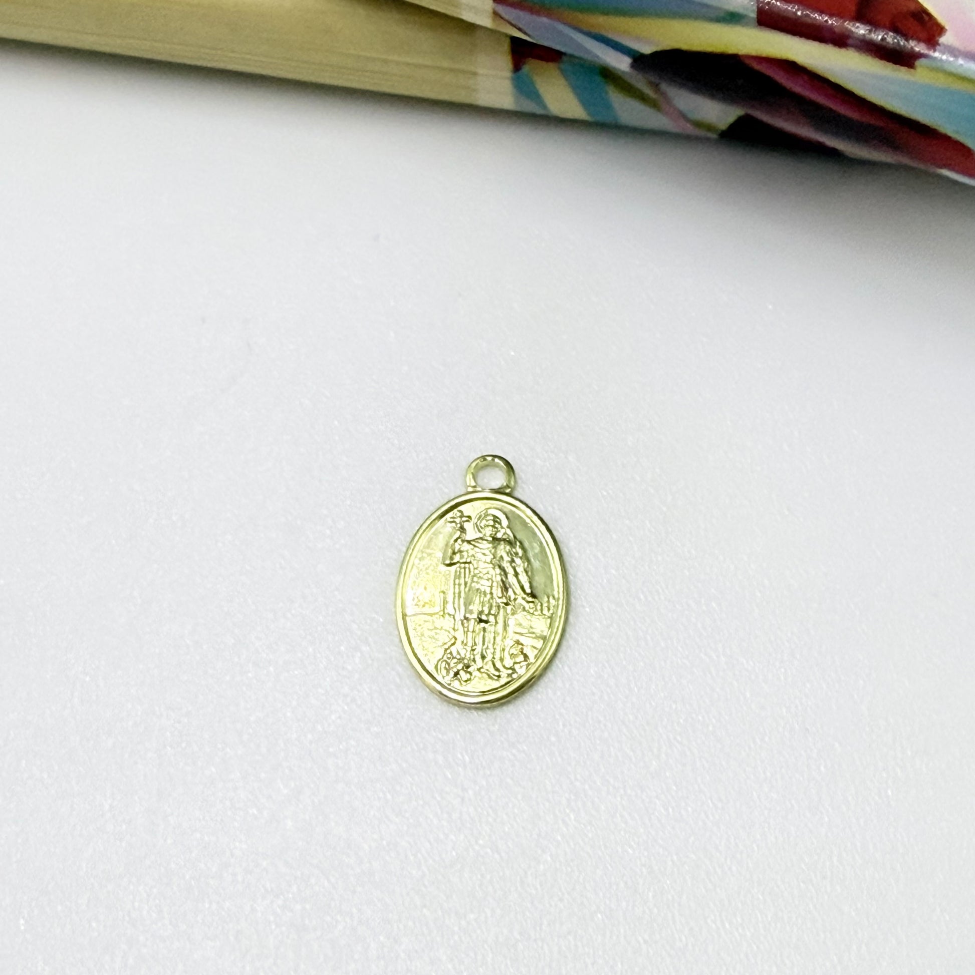 Joyas por Mayor Joyas Bañadas en Oro por Mayor Insumos para Joyas FO1284 Colgante Mini San Expedito 10 x 8 mm más argollita Espesor 0.8 mm Figura Baño Oro
