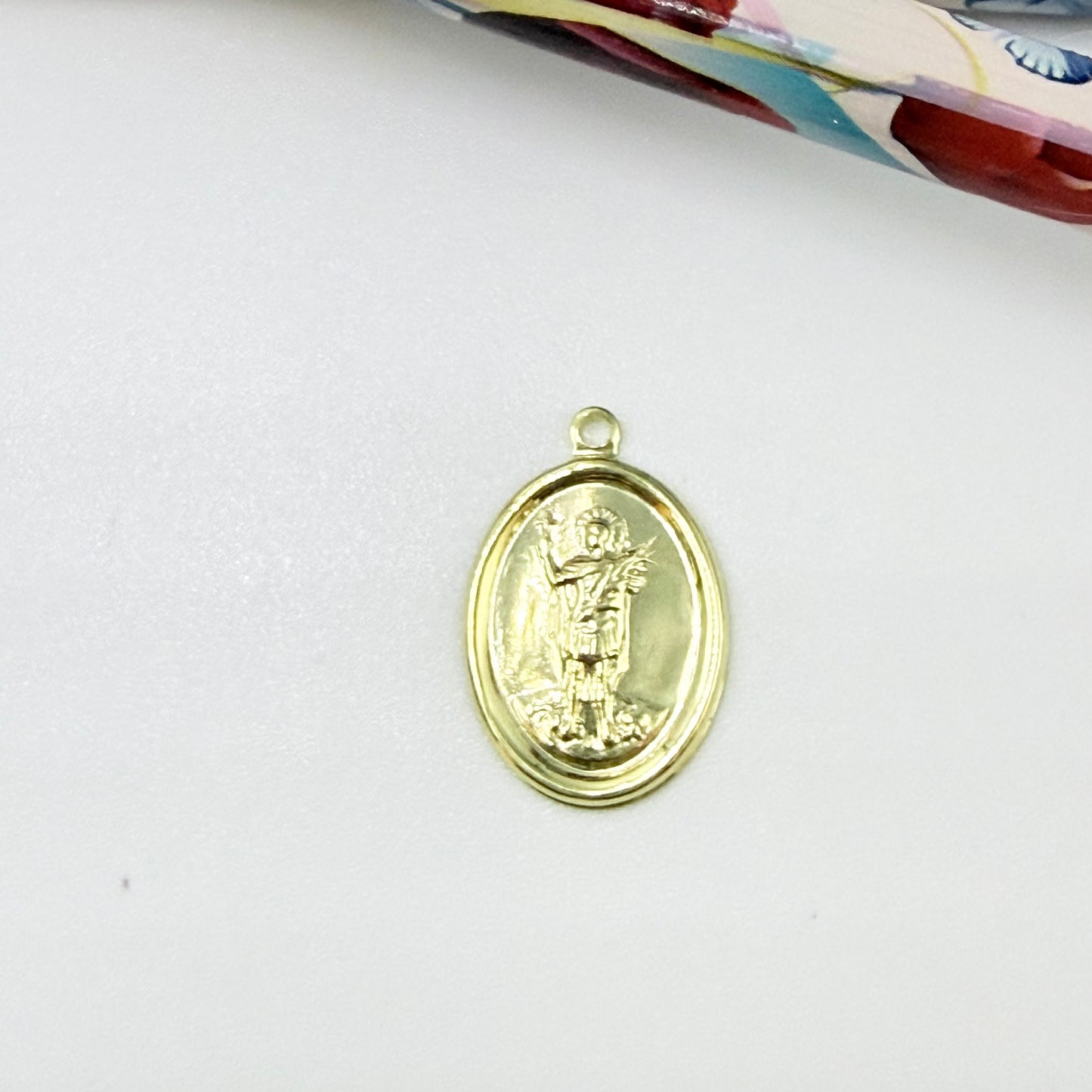 Joyas por Mayor Joyas Bañadas en Oro por Mayor Insumos para Joyas FO1286 Colgante San Expedito 17 x 13 mm más argollita Espesor 1 mm Figura Baño Oro