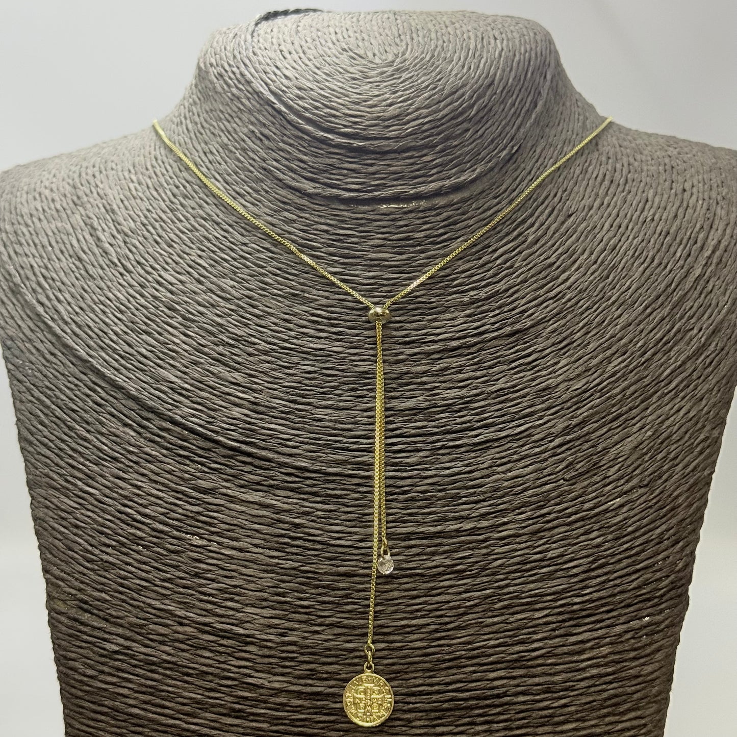 Joyas por Mayor Joyas Bañadas en Oro por Mayor Insumos para Joyas CO240 Collar Cascada Cadena Veneciana Espesor 1 mm Largo total 120 cm Bolita regulable Terminal Punto de luz 4 mm y San Benito 10 mm Collar Terminado Baño Oro