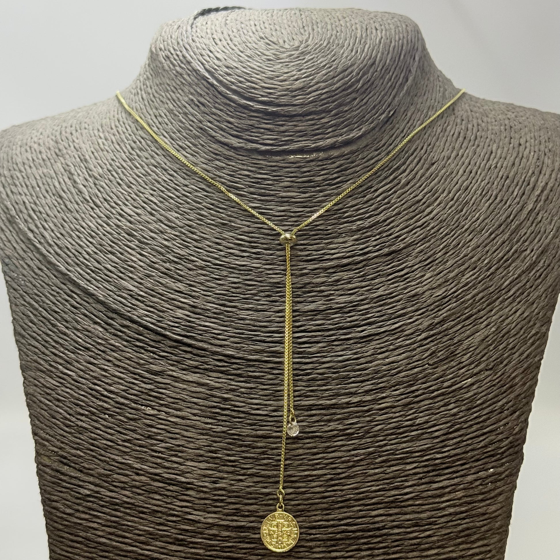 Joyas por Mayor Joyas Bañadas en Oro por Mayor Insumos para Joyas CO240 Collar Cascada Cadena Veneciana Espesor 1 mm Largo total 120 cm Bolita regulable Terminal Punto de luz 4 mm y San Benito 10 mm Collar Terminado Baño Oro