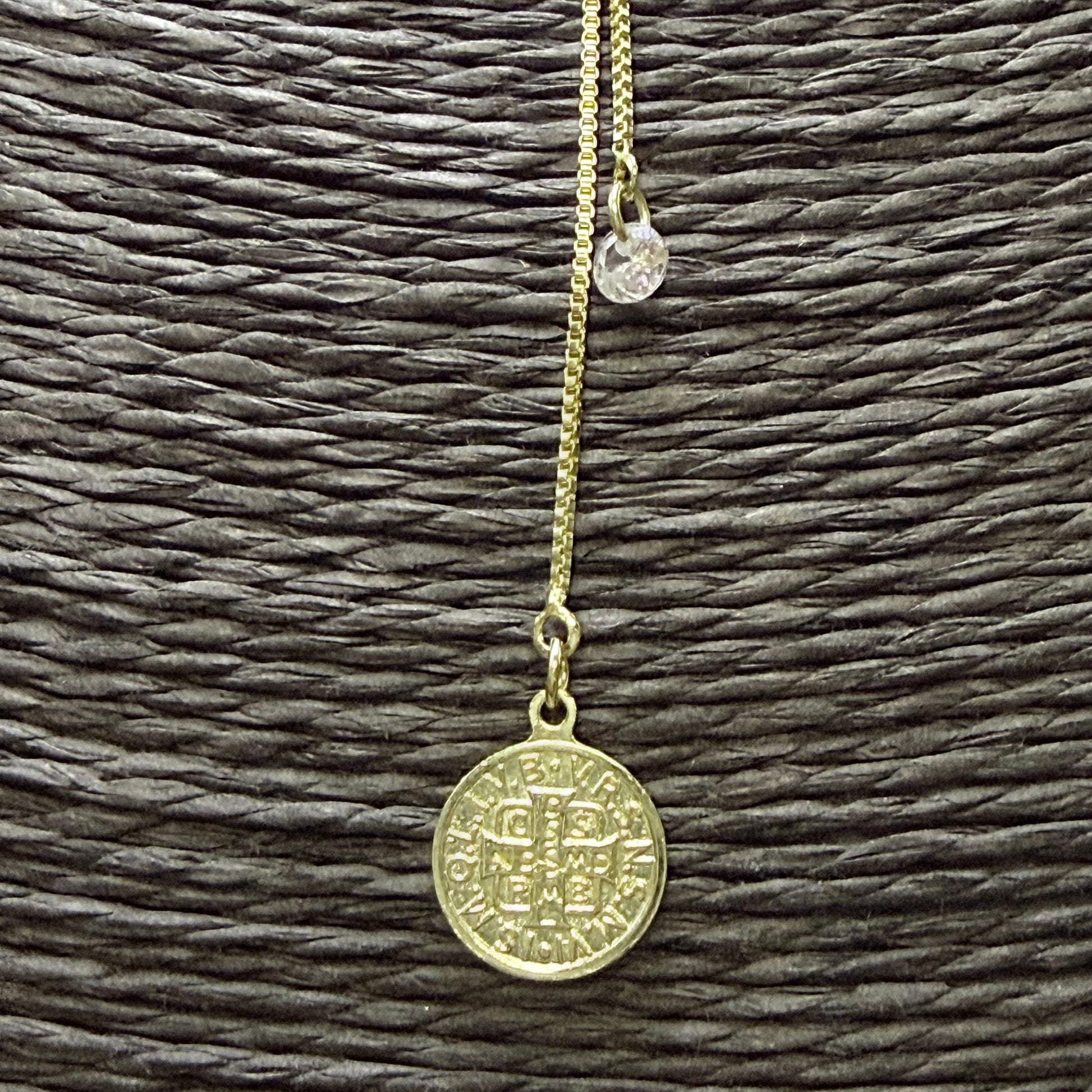 Joyas por Mayor Joyas Bañadas en Oro por Mayor Insumos para Joyas CO240 Collar Cascada Cadena Veneciana Espesor 1 mm Largo total 120 cm Bolita regulable Terminal Punto de luz 4 mm y San Benito 10 mm Collar Terminado Baño Oro