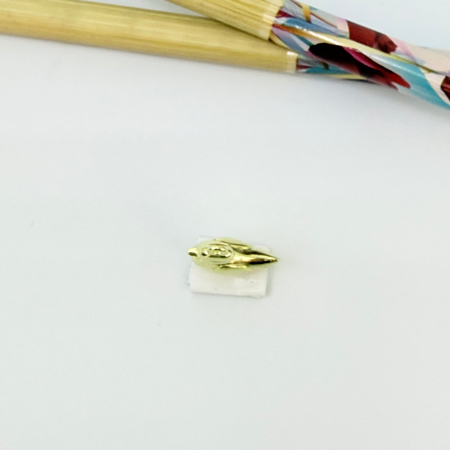 FO1287 Colgante Mamá Pata 14 x 14 mm más argollita Espesor 6 mm Figura Baño Oro